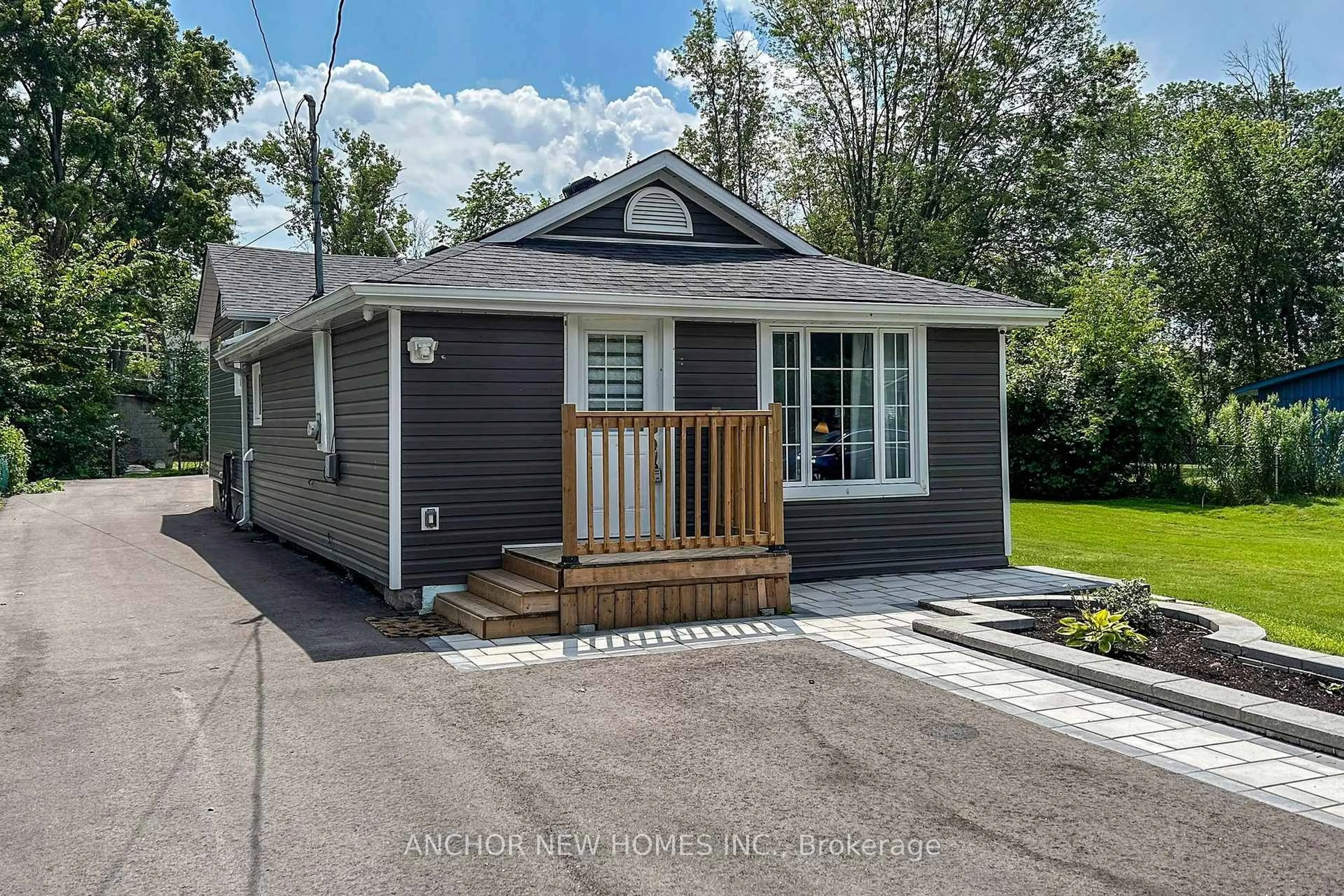 Home with vinyl exterior material, street for 193 Ways Bay Dr, Georgina Ontario L4P 2M6