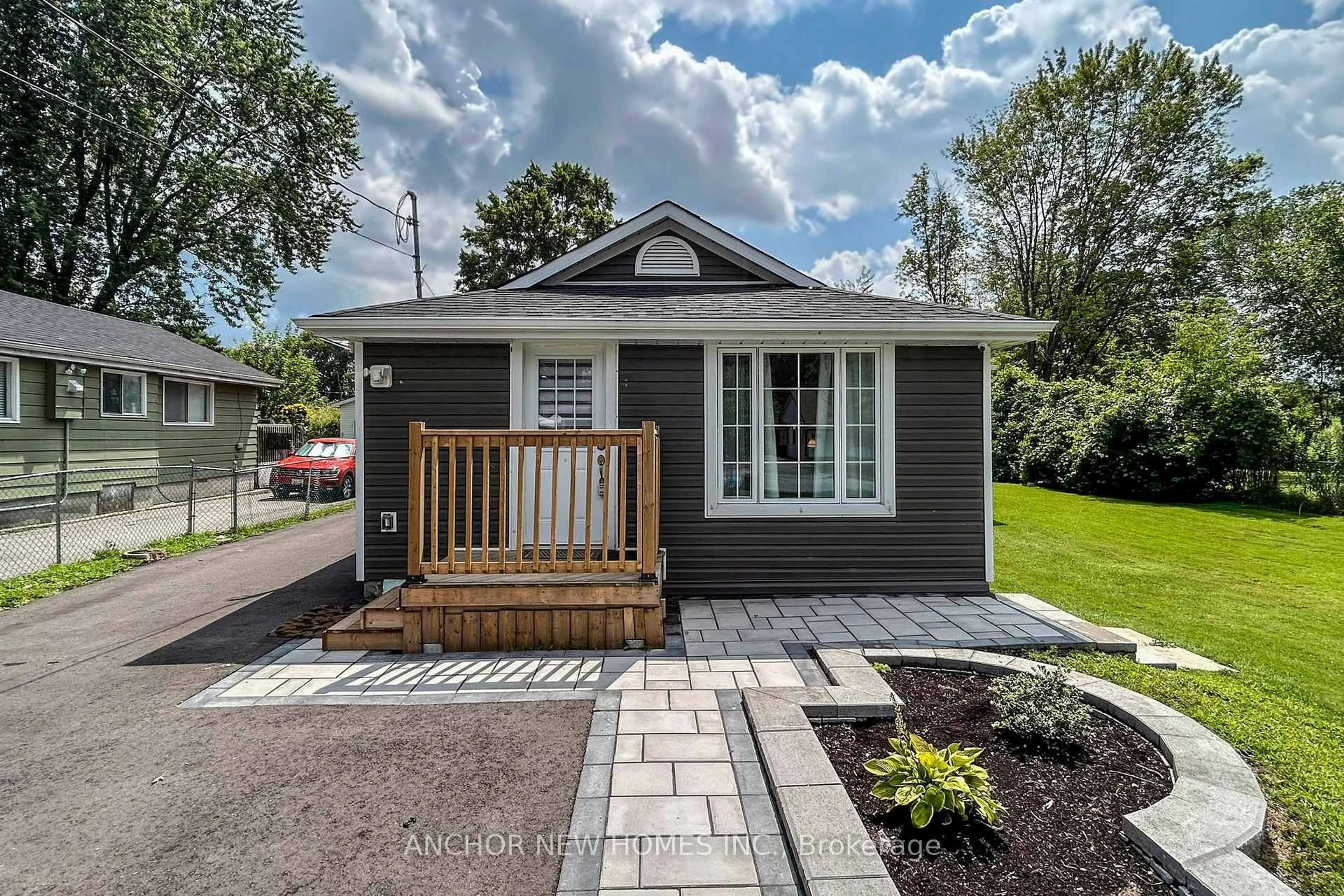 Home with vinyl exterior material, street for 193 Ways Bay Dr, Georgina Ontario L4P 2M6
