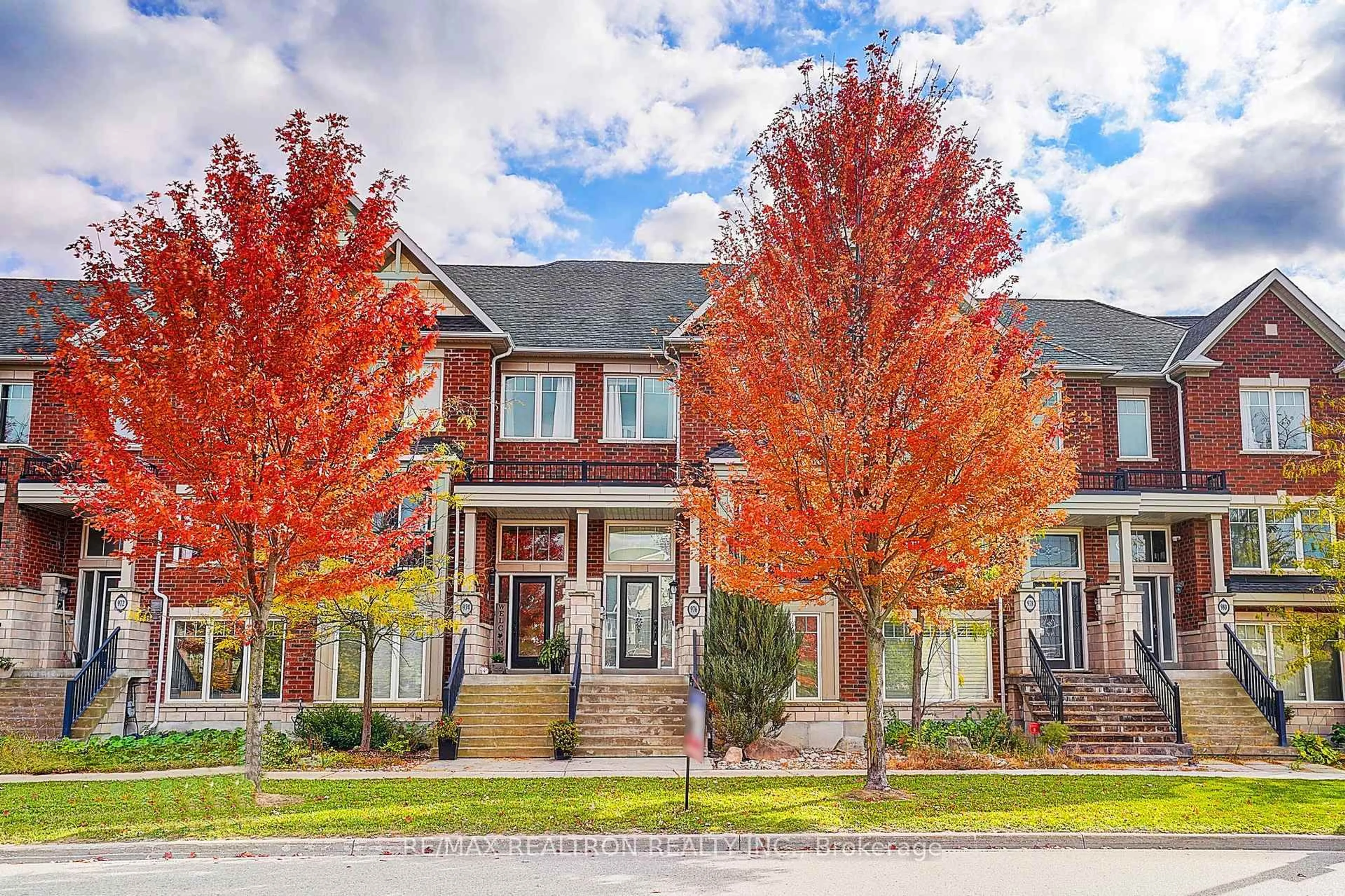 Home with brick exterior material, street for 976 Millard St, Whitchurch-Stouffville Ontario L4A 0T2