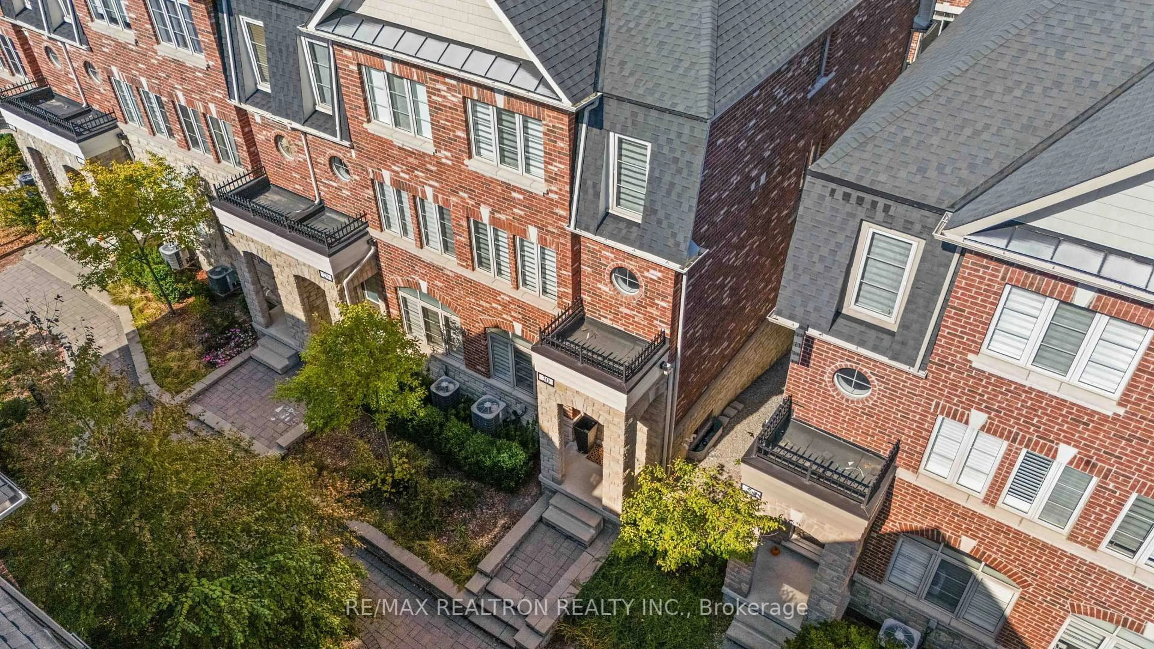 A pic from outside/outdoor area/front of a property/back of a property/a pic from drone, city buildings view from balcony for 1331 Major Mackenzie Dr #30, Vaughan Ontario L6A 4W4