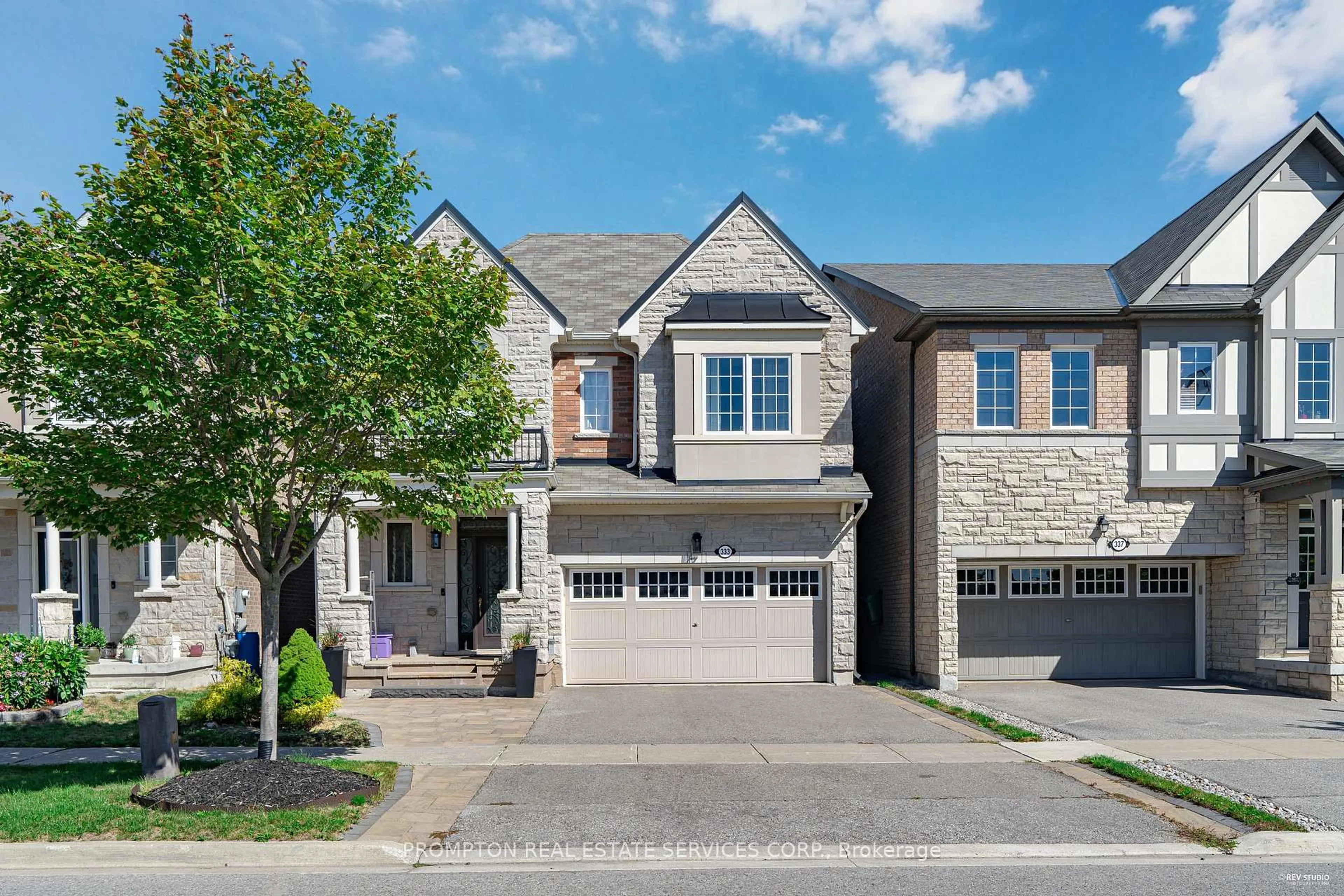 Home with brick exterior material, street for 333 Thomas Phillips Dr, Aurora Ontario L4G 0T3