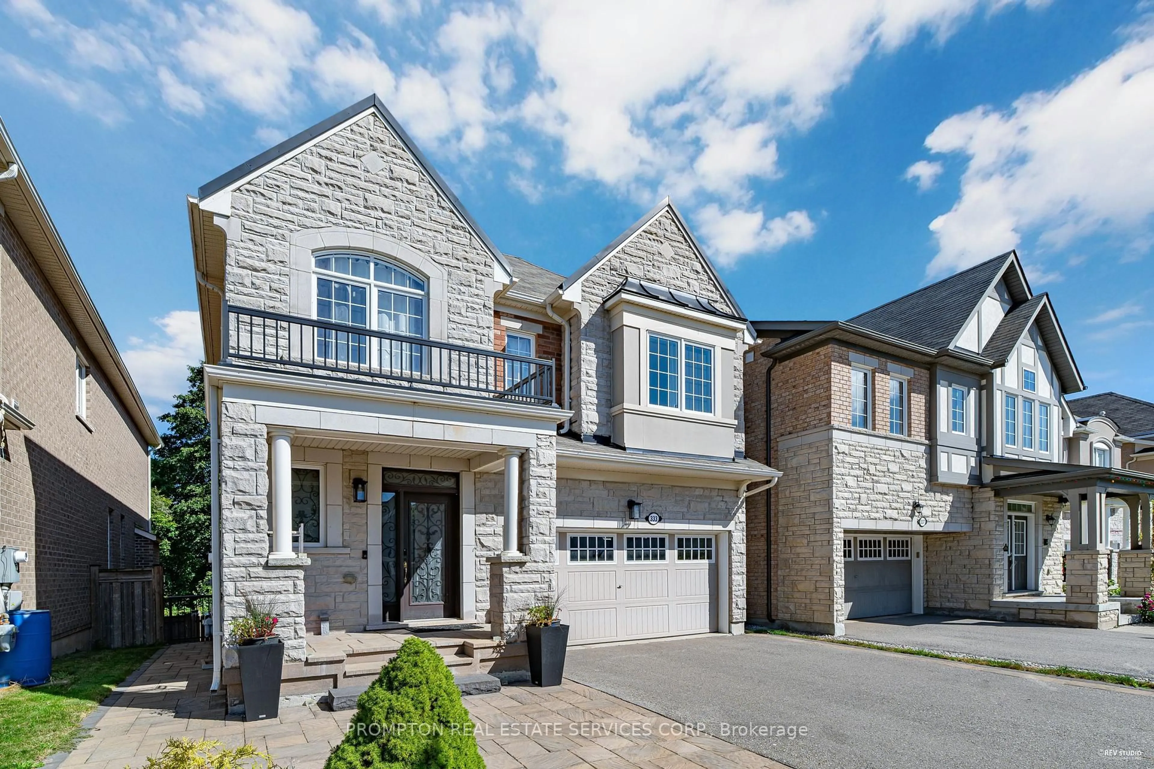 Home with brick exterior material, street for 333 Thomas Phillips Dr, Aurora Ontario L4G 0T3