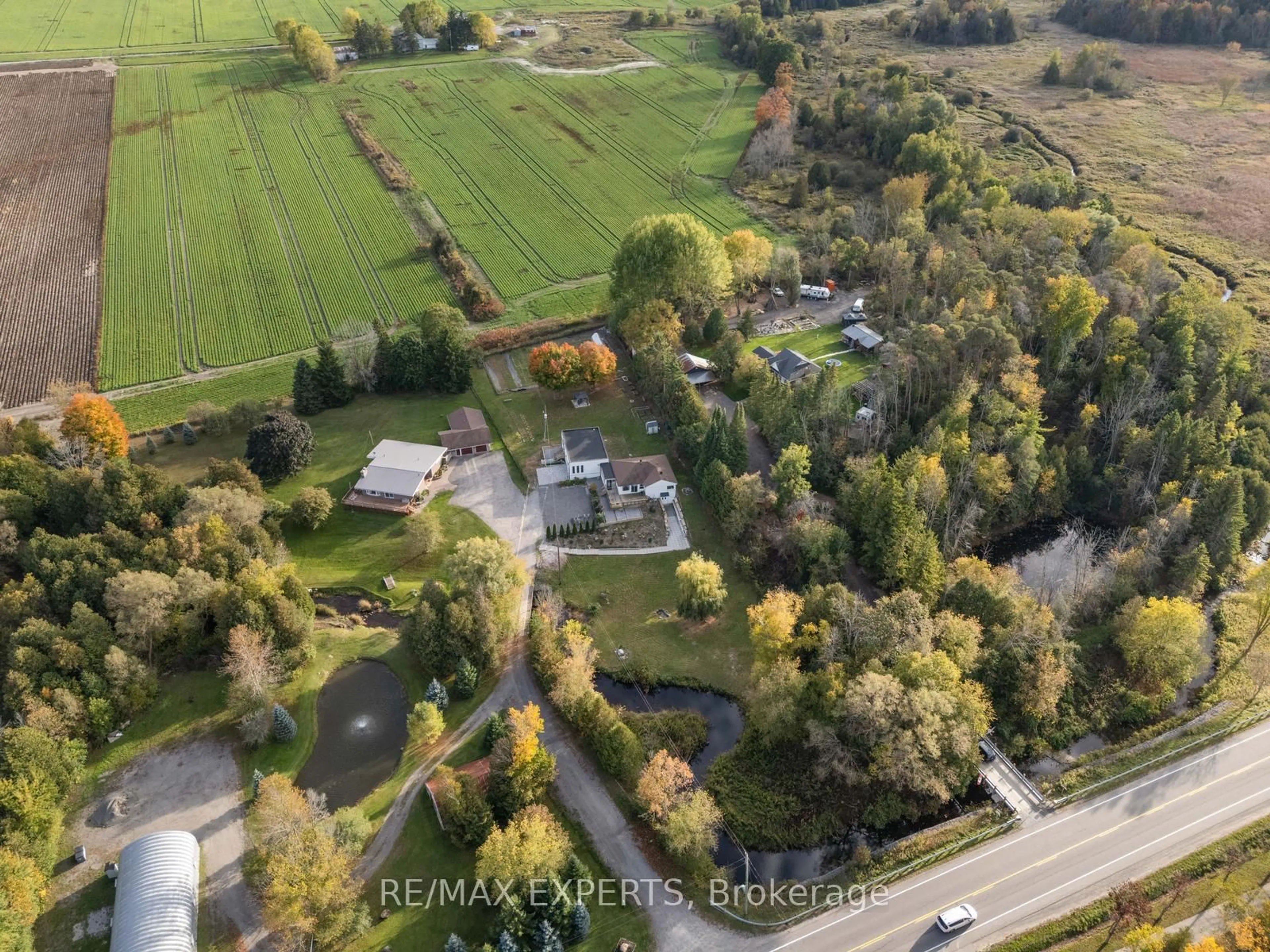 A pic from outside/outdoor area/front of a property/back of a property/a pic from drone, street for 2821 Mt Albert Rd, East Gwillimbury Ontario L0G 1R0