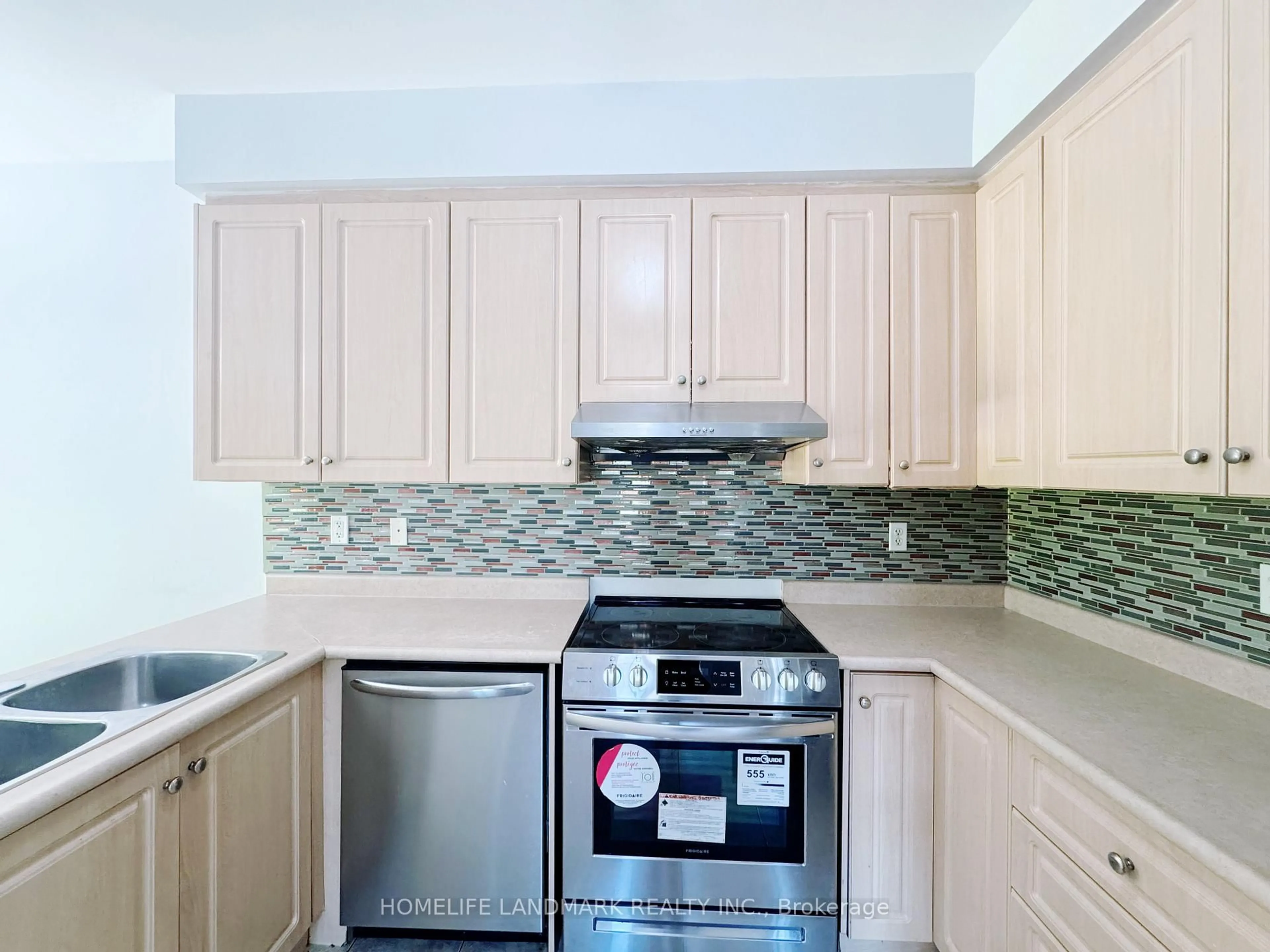 Standard kitchen, ceramic/tile floor for 86 Andes Cres, Vaughan Ontario L4H 3H3