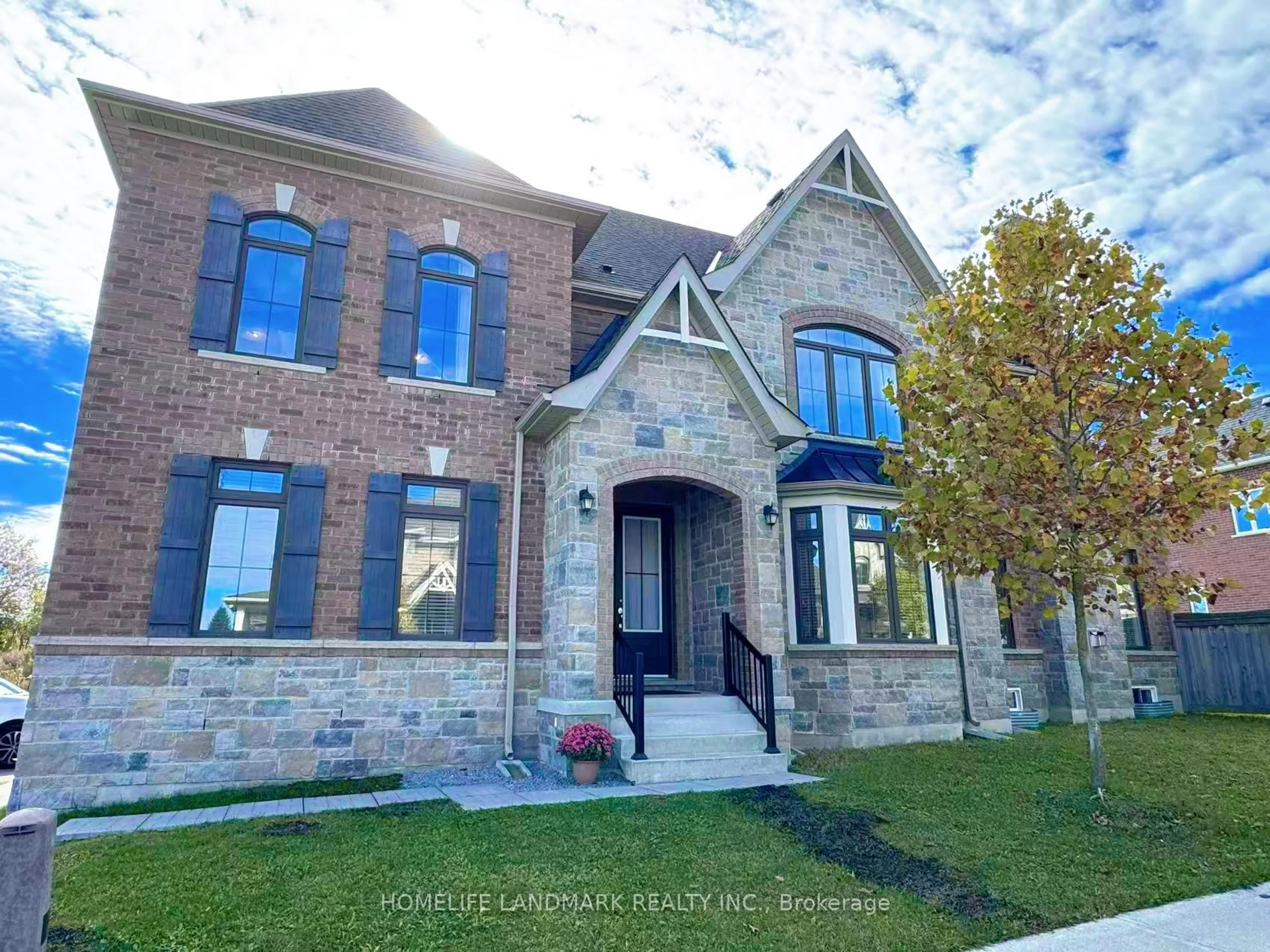 Home with brick exterior material, street for 174 Sharon Creek Dr, East Gwillimbury Ontario L9N 0P9