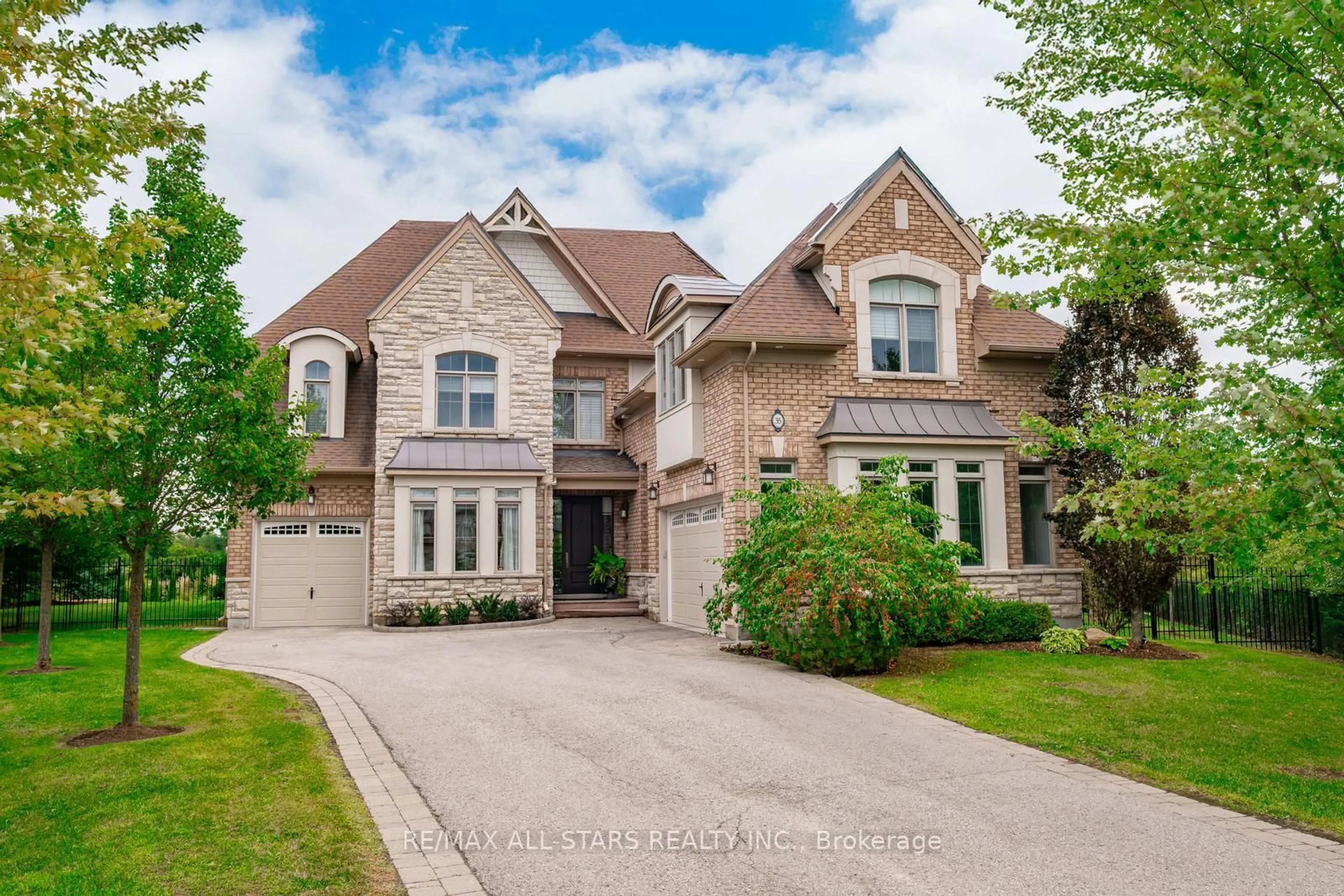 Home with brick exterior material, street for 35 Somer Rumm Crt, Whitchurch-Stouffville Ontario L4A 1X8