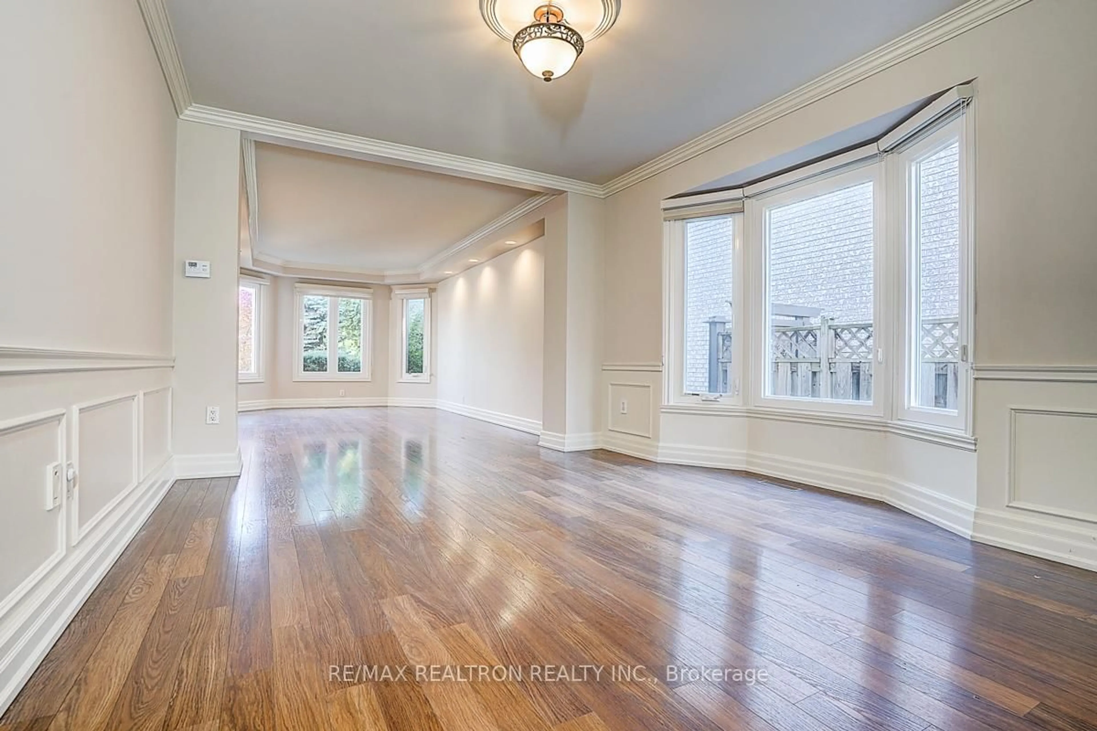 Unknown for 8 Rockley Crt, Markham Ontario L3T 6V1