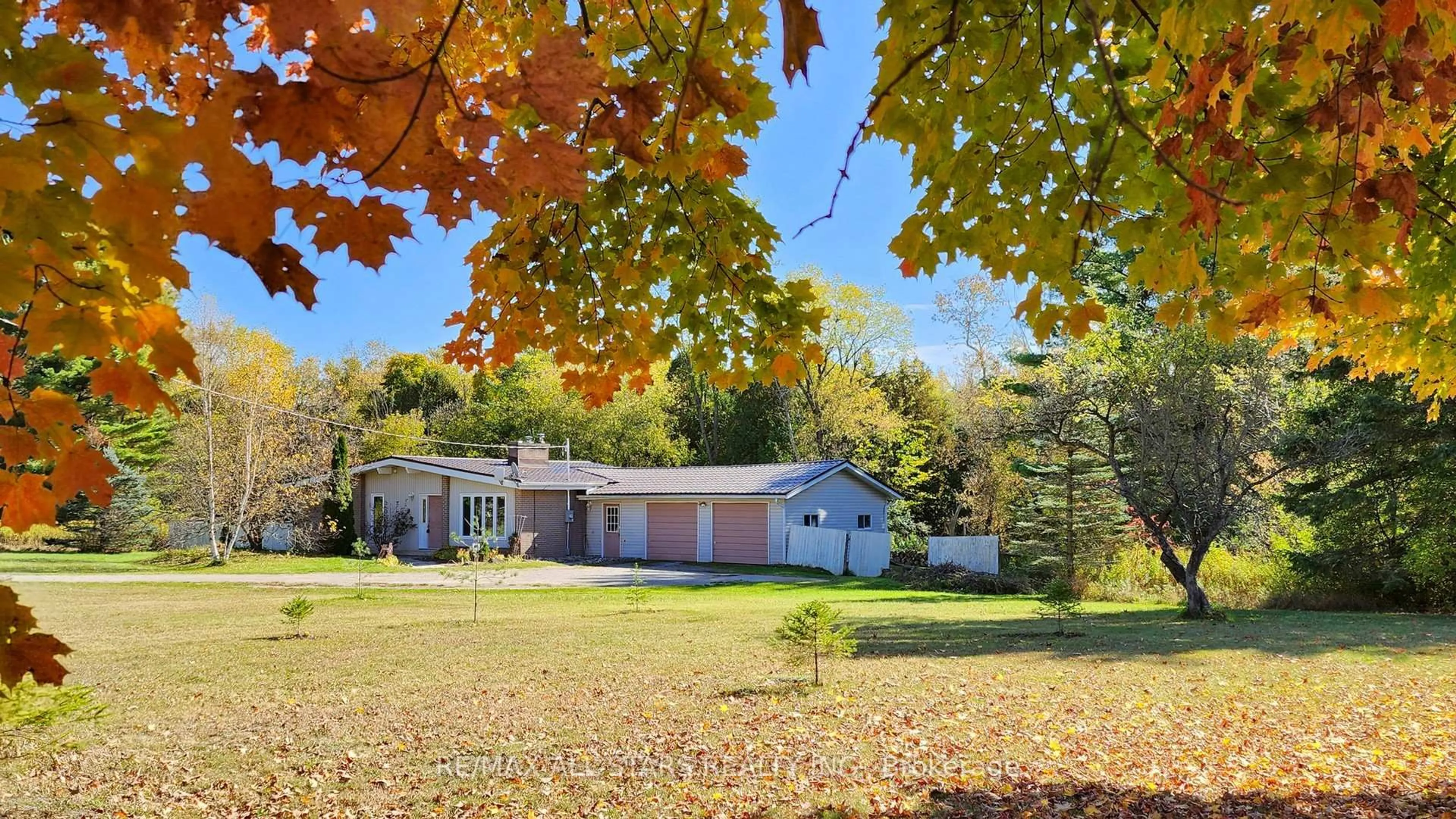 A pic from outside/outdoor area/front of a property/back of a property/a pic from drone, unknown for 337 Feasby Rd, Uxbridge Ontario L9P 1R1