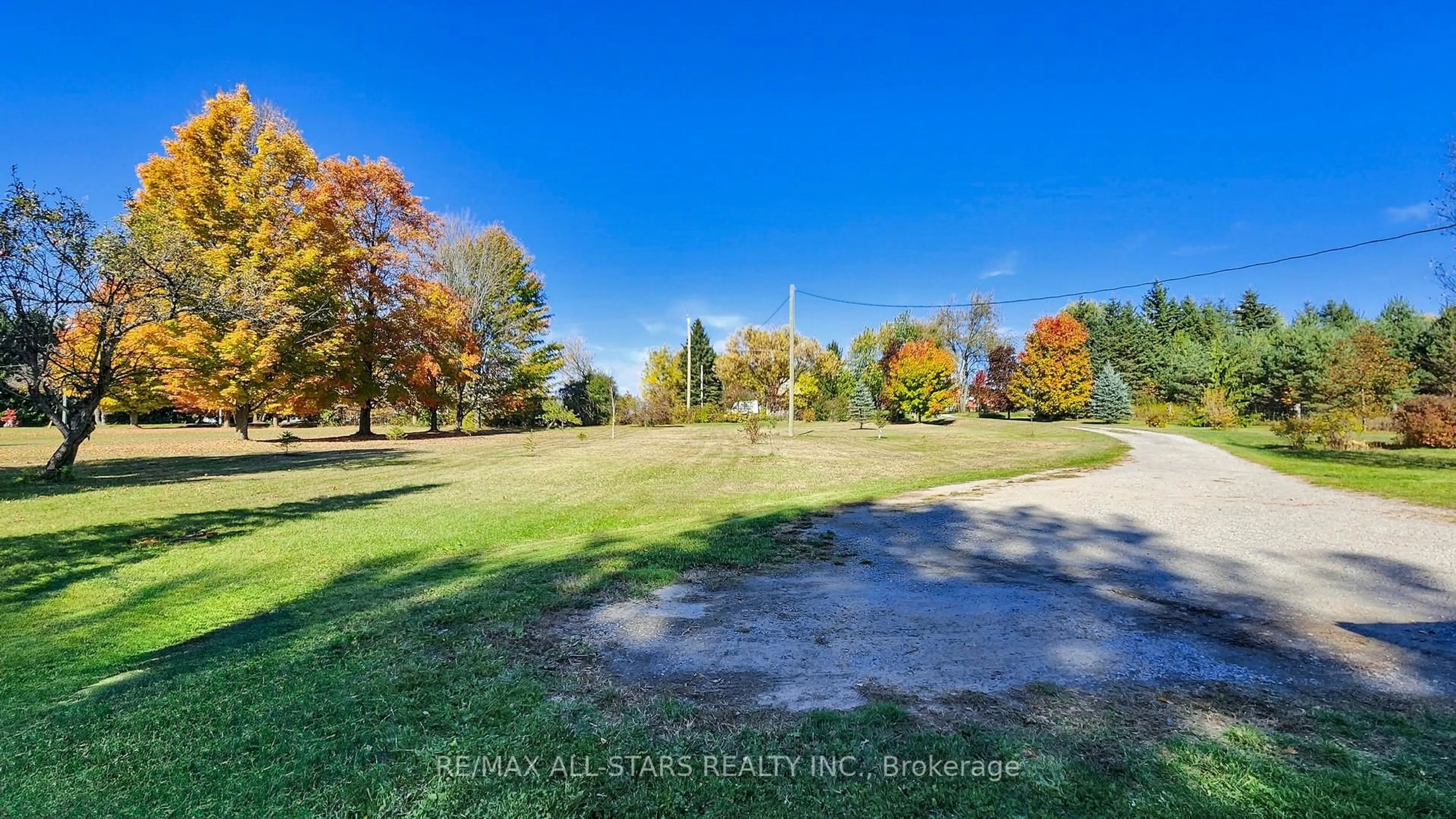 A pic from outside/outdoor area/front of a property/back of a property/a pic from drone, forest/trees view for 337 Feasby Rd, Uxbridge Ontario L9P 1R1