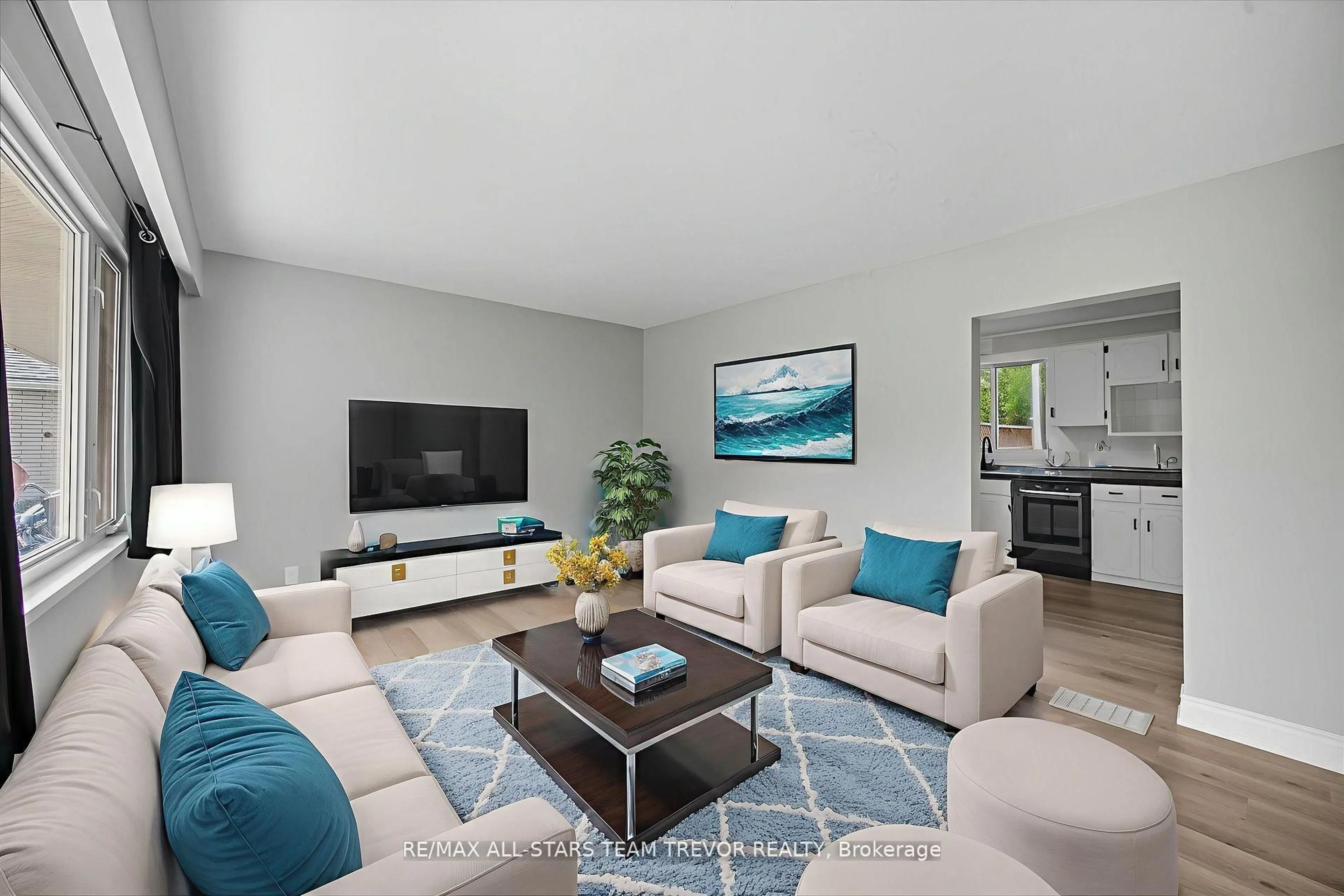Living room with furniture, unknown for 26 Metro Rd, Georgina Ontario L4P 1B7