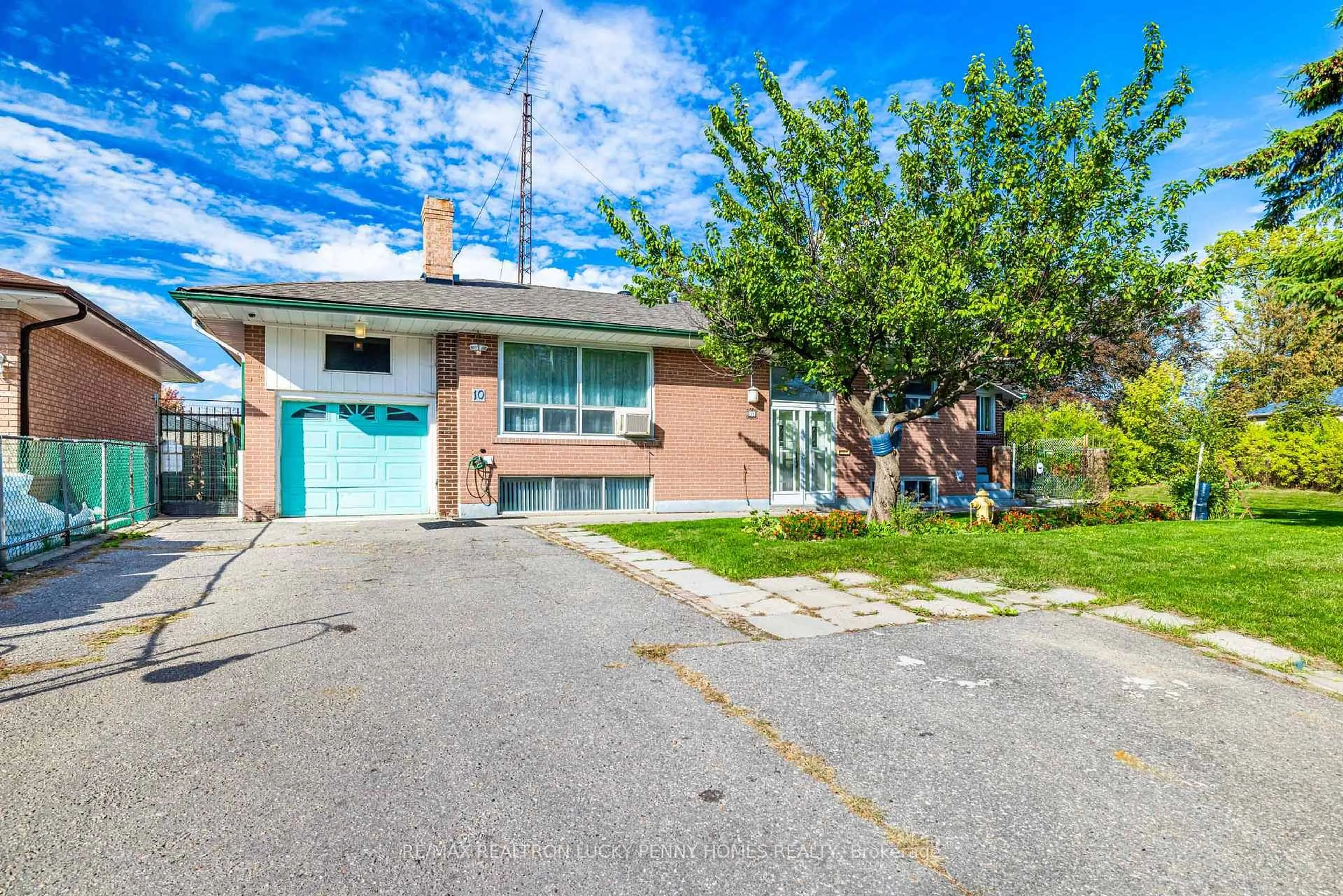 Unknown for 10 Abercorn Rd, Markham Ontario L3P 1V4