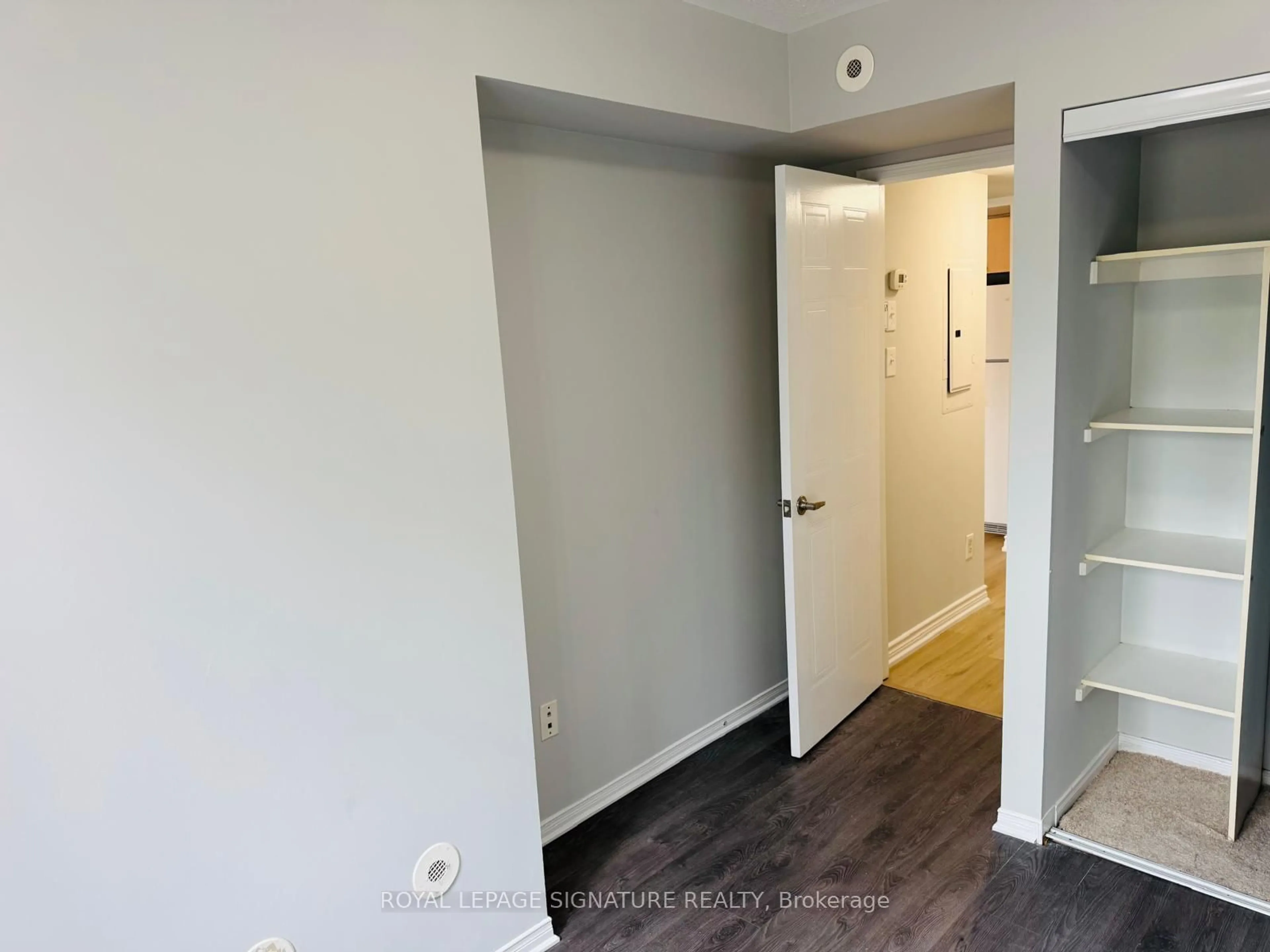 Indoor entryway for 2285 Bur Oak Ave #28, Markham Ontario L6E 0B9