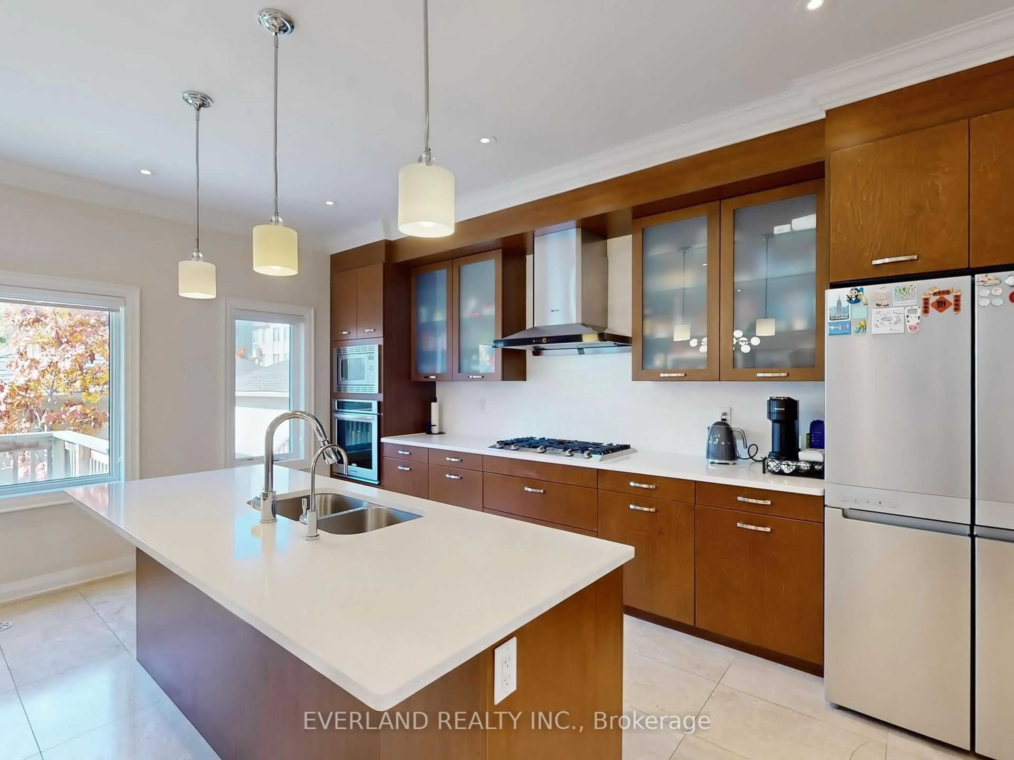 Contemporary kitchen, ceramic/tile floor for 5 Point Pelee Lane, Richmond Hill Ontario L4S 0G4