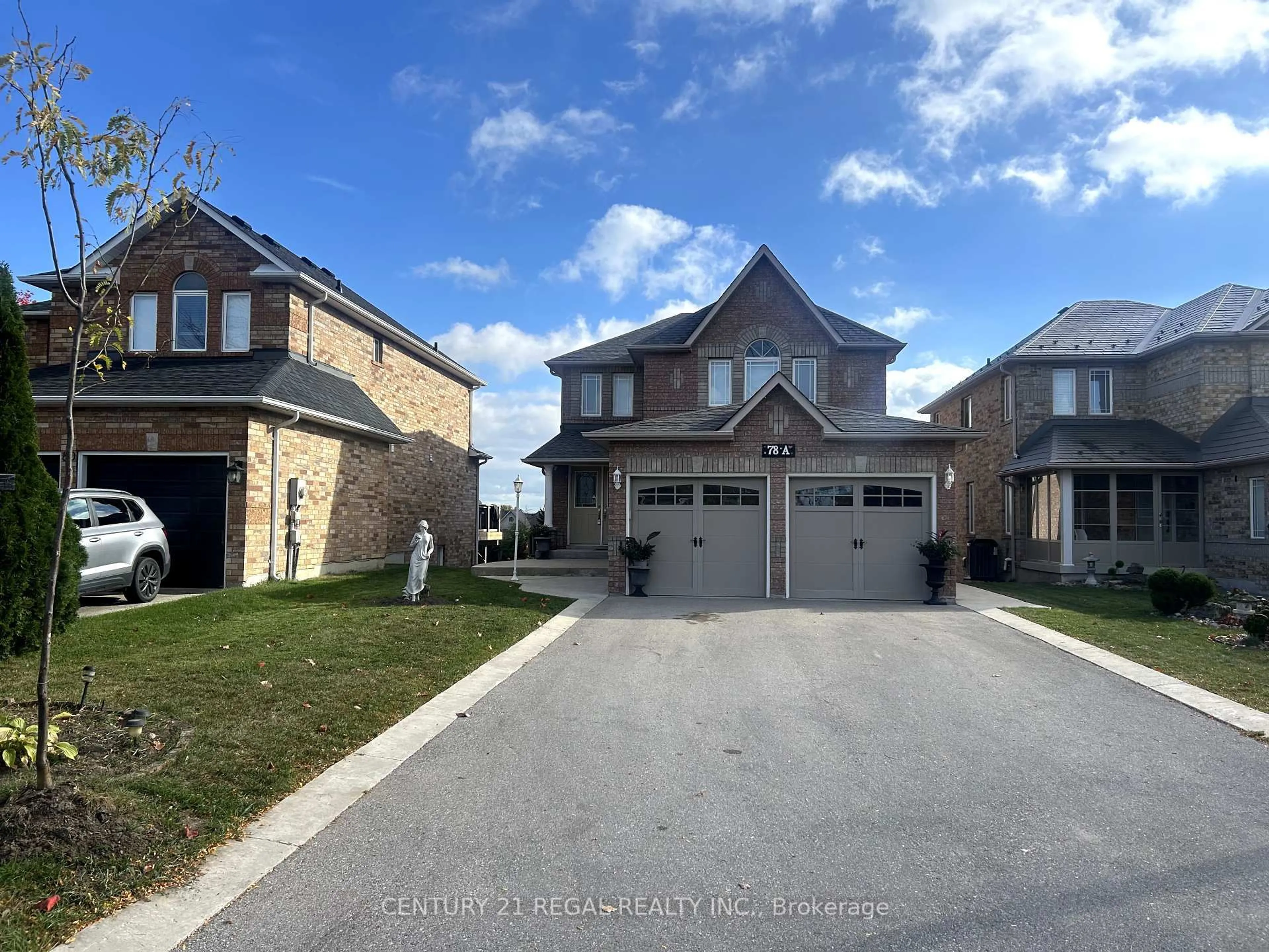 A pic from outside/outdoor area/front of a property/back of a property/a pic from drone, street for 78A Kerfoot Cres, Georgina Ontario L4P 4H2