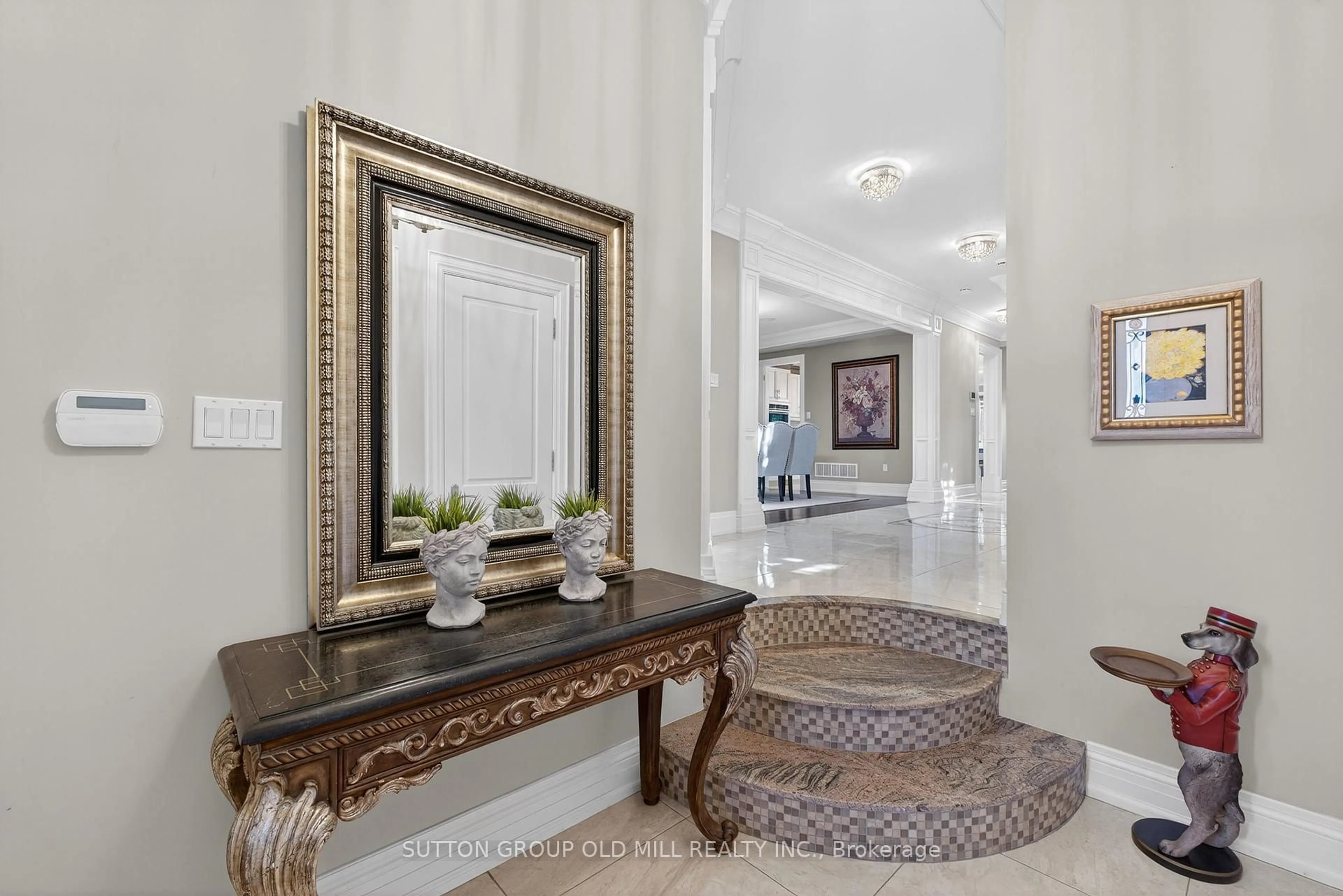 Indoor entryway for 7 Cousins Dr, Aurora Ontario L4G 1B2