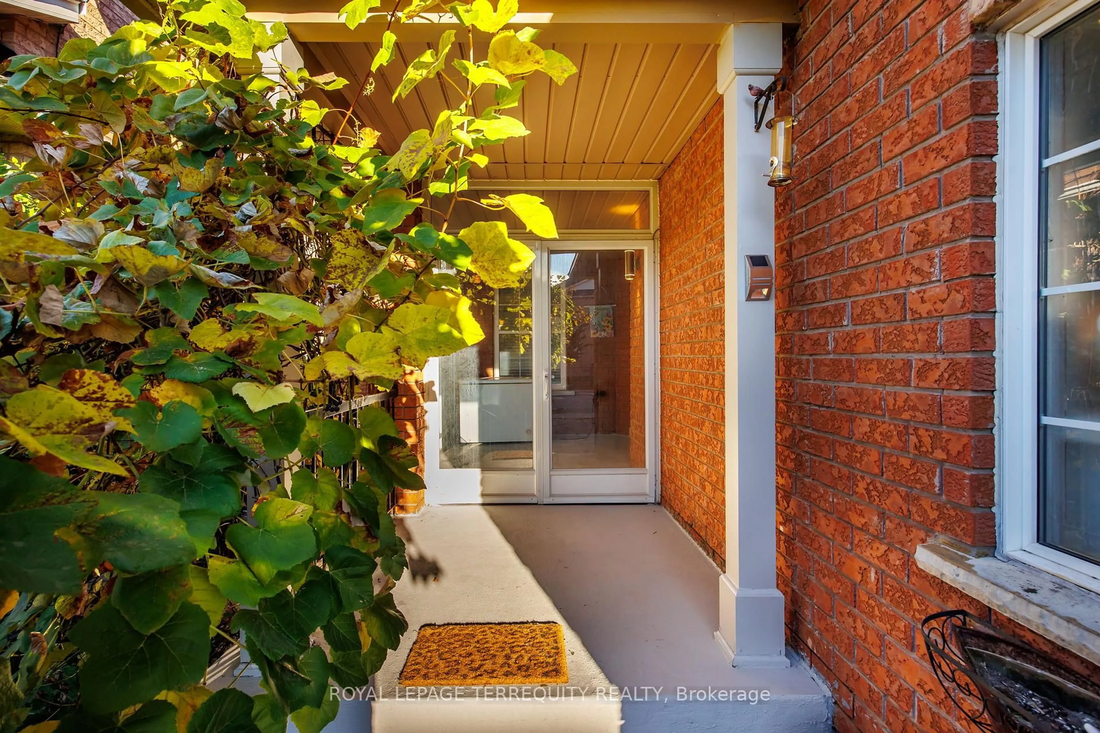 Unknown for 111 English Oak Dr, Richmond Hill Ontario L4E 3X4