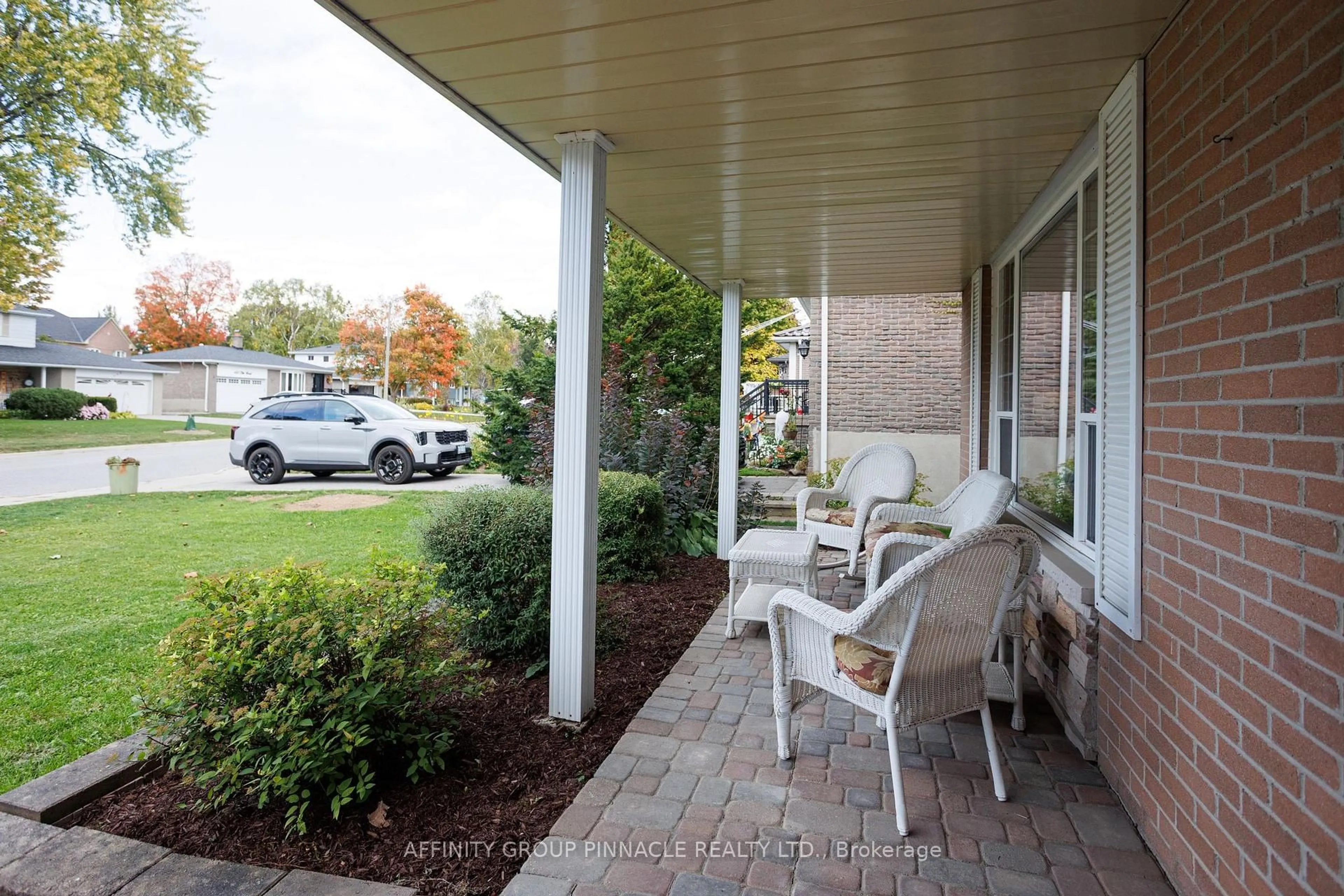Patio, street for 504 Elm Rd, Whitchurch-Stouffville Ontario L4A 2S1