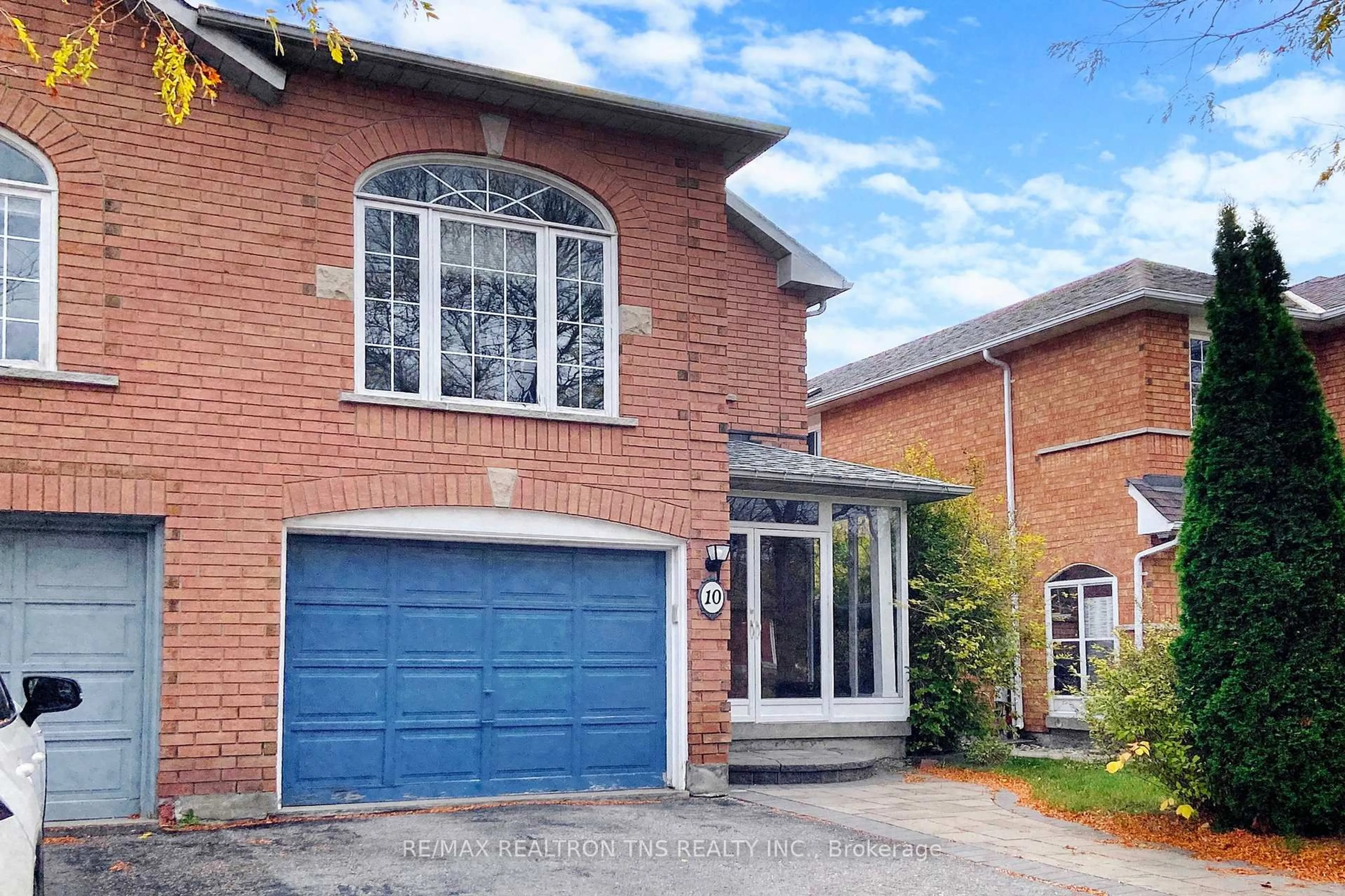 Home with brick exterior material, street for 10 Breezeway Cres, Richmond Hill Ontario L4S 1V7
