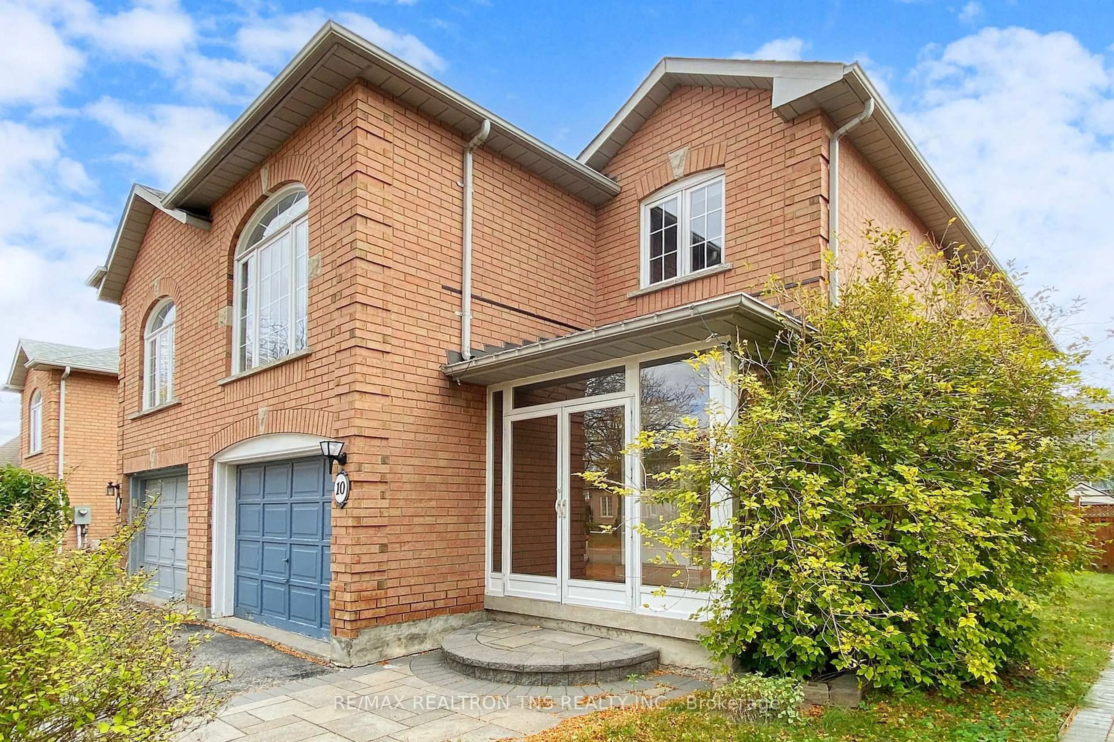 Home with brick exterior material, street for 10 Breezeway Cres, Richmond Hill Ontario L4S 1V7