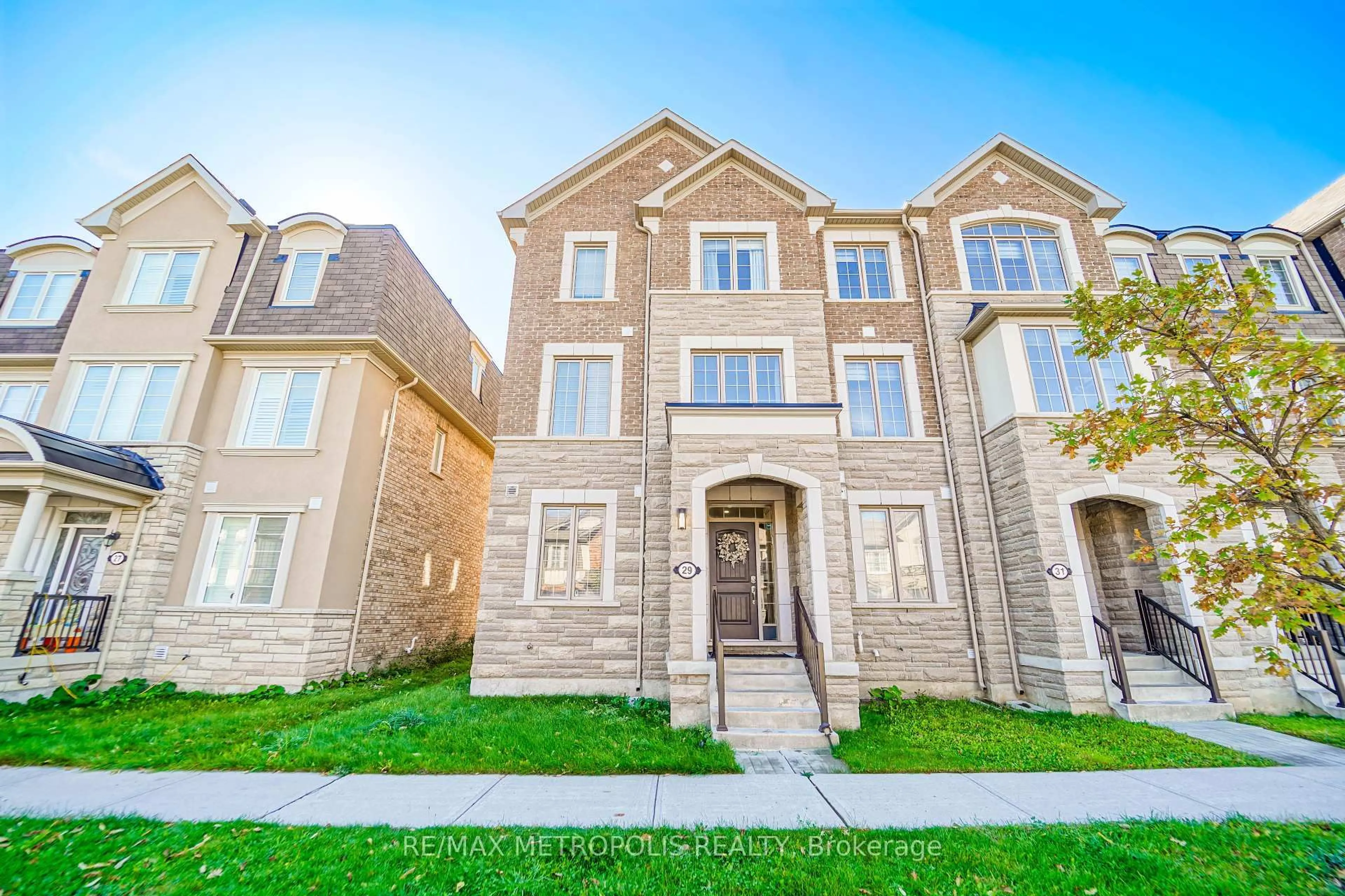 Home with brick exterior material, building for 29 Casely Dr, Richmond Hill Ontario L4S 0K3