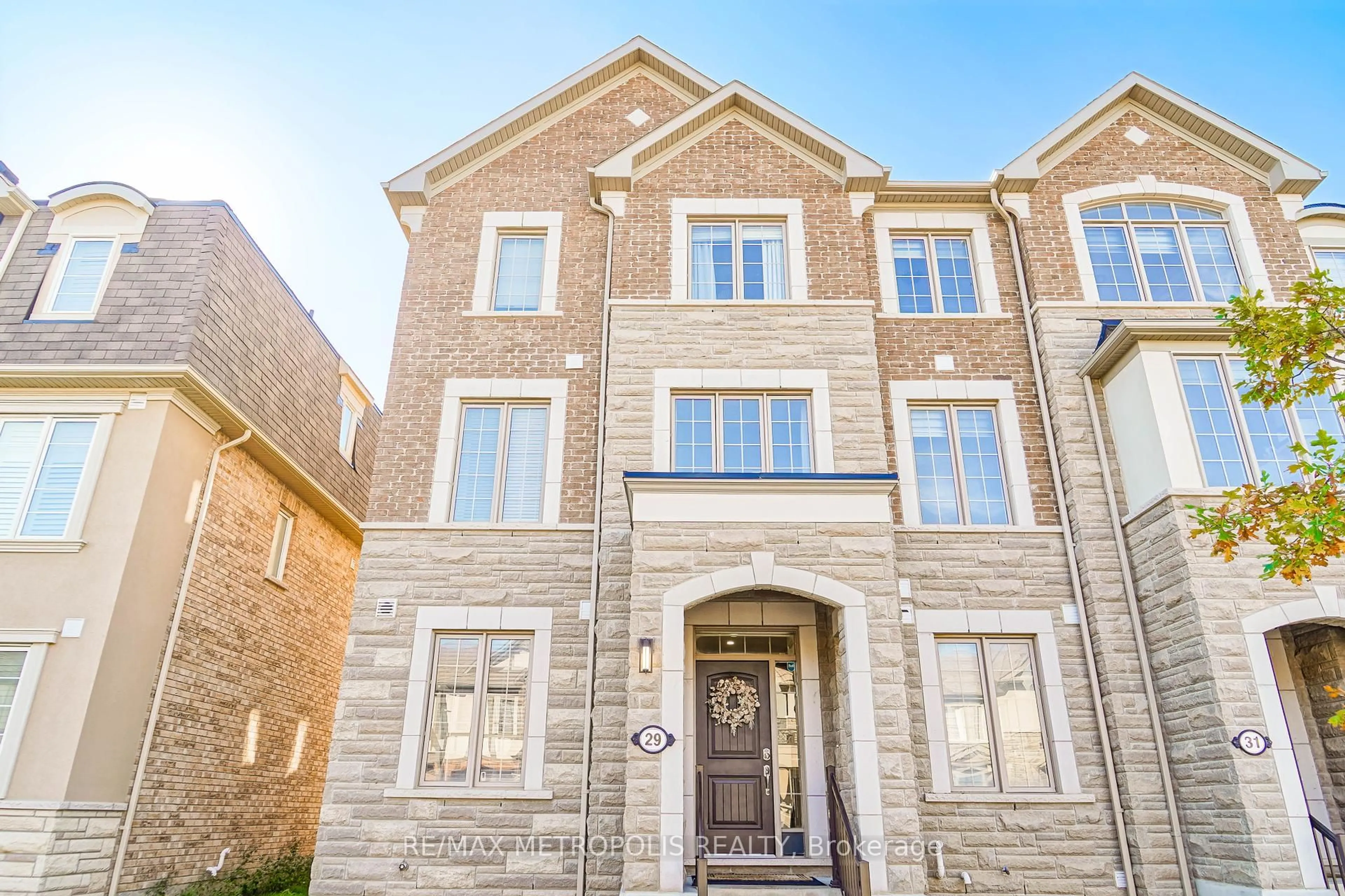 Home with brick exterior material, building for 29 Casely Dr, Richmond Hill Ontario L4S 0K3