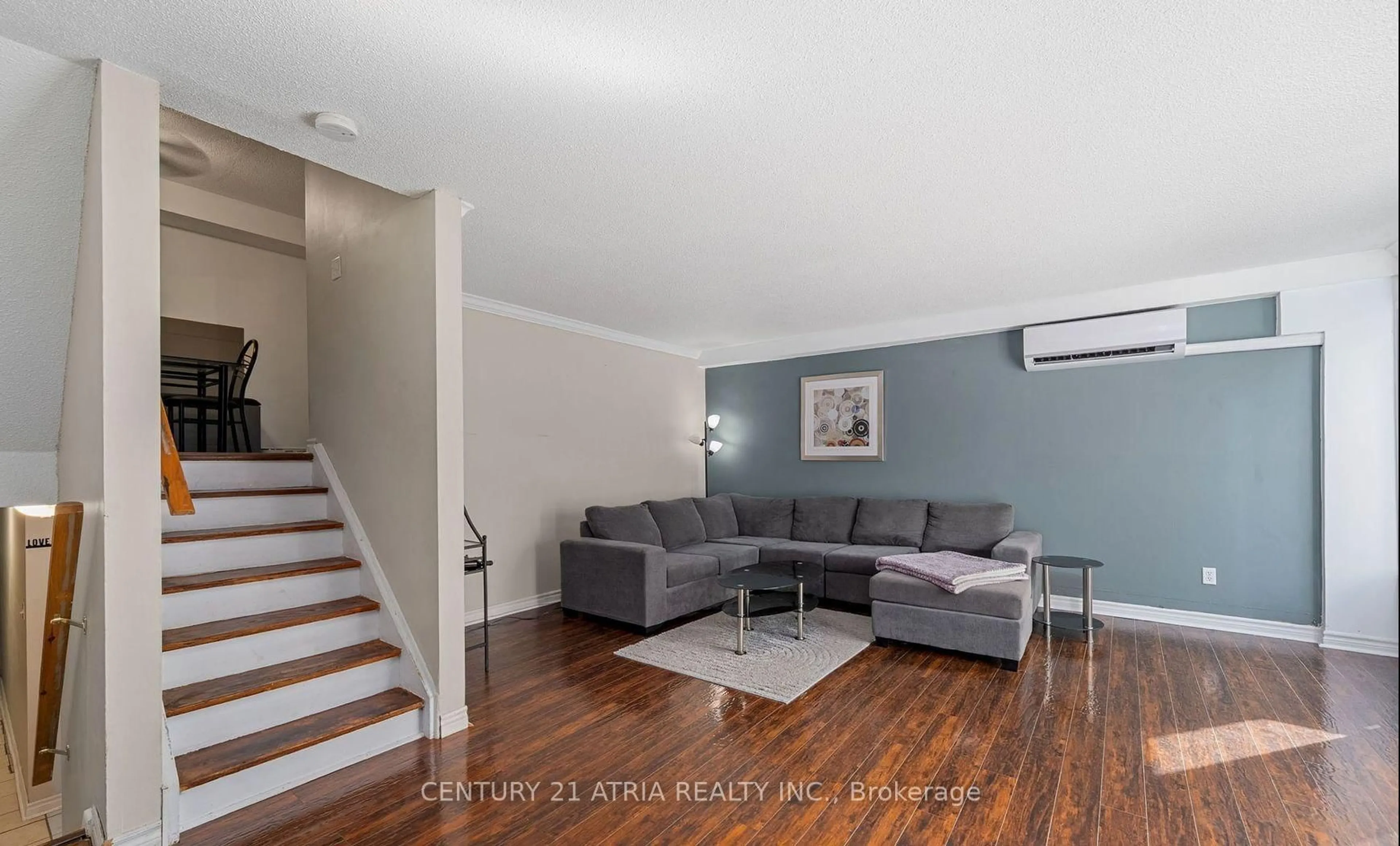 Living room with furniture, unknown for 299 Milestone Cres, Aurora Ontario L4G 3M2