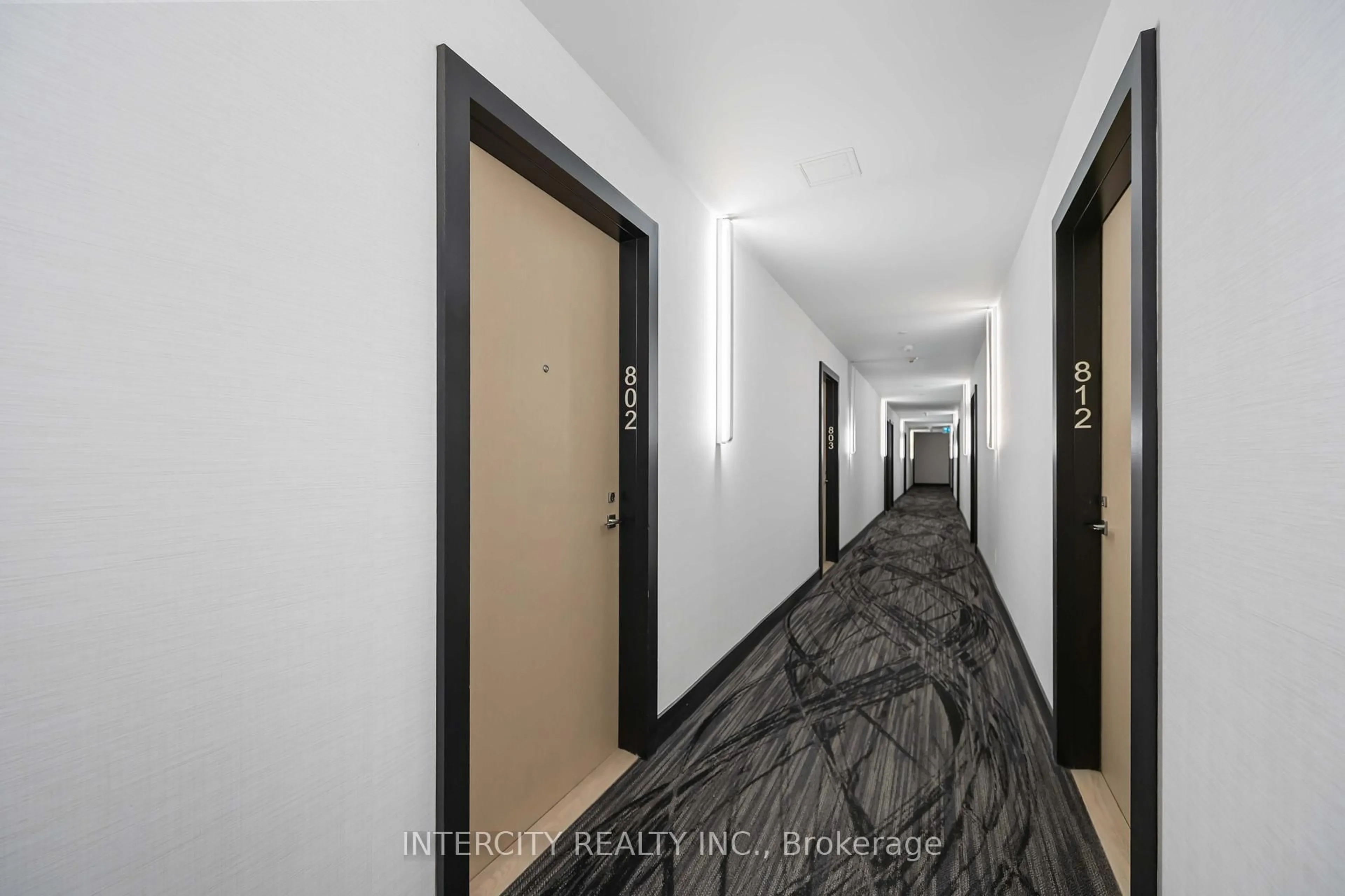 Indoor foyer for 10 Rouge Valley Dr #802, Markham Ontario L6G 0G9