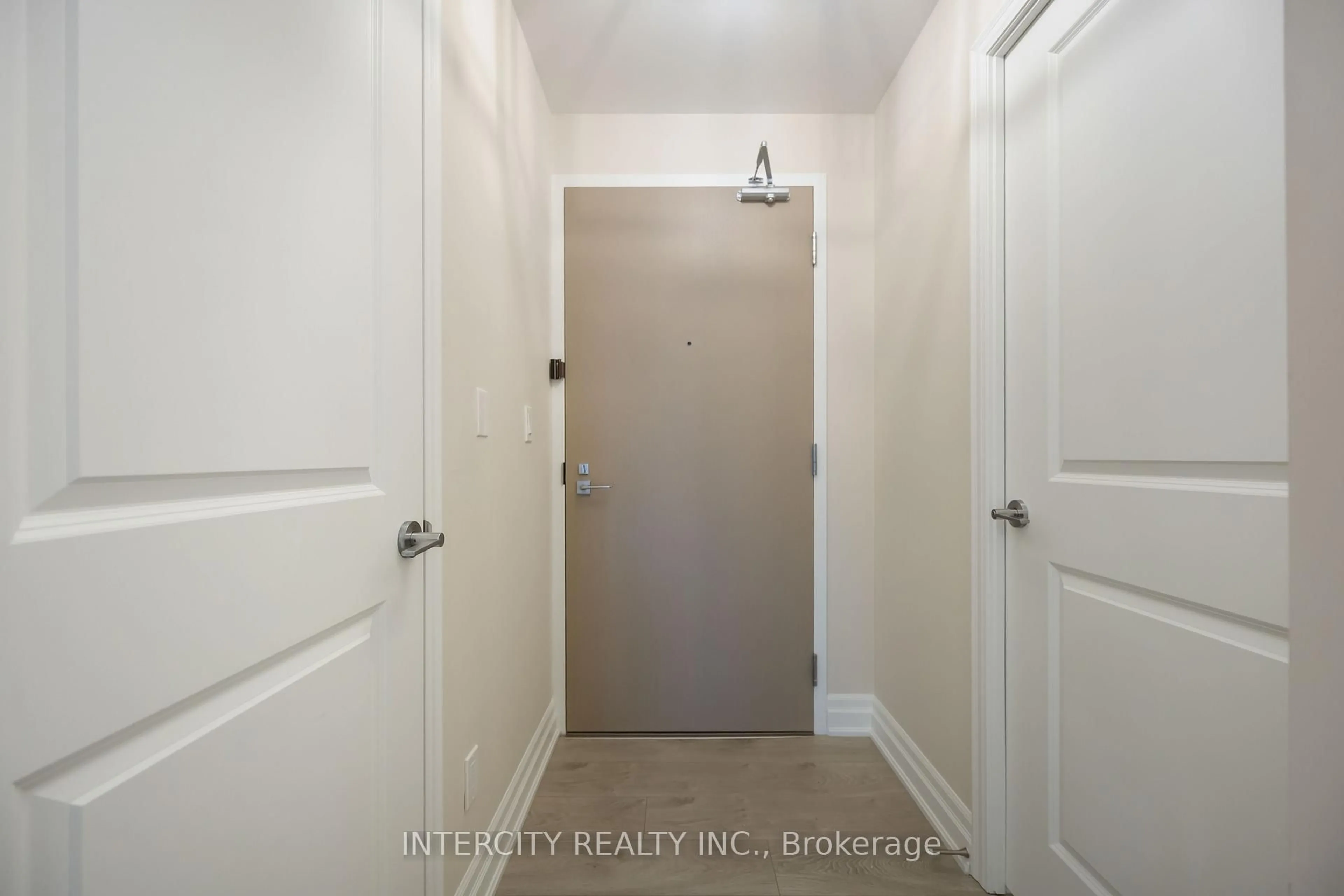 Indoor entryway for 10 Rouge Valley Dr #802, Markham Ontario L6G 0G9