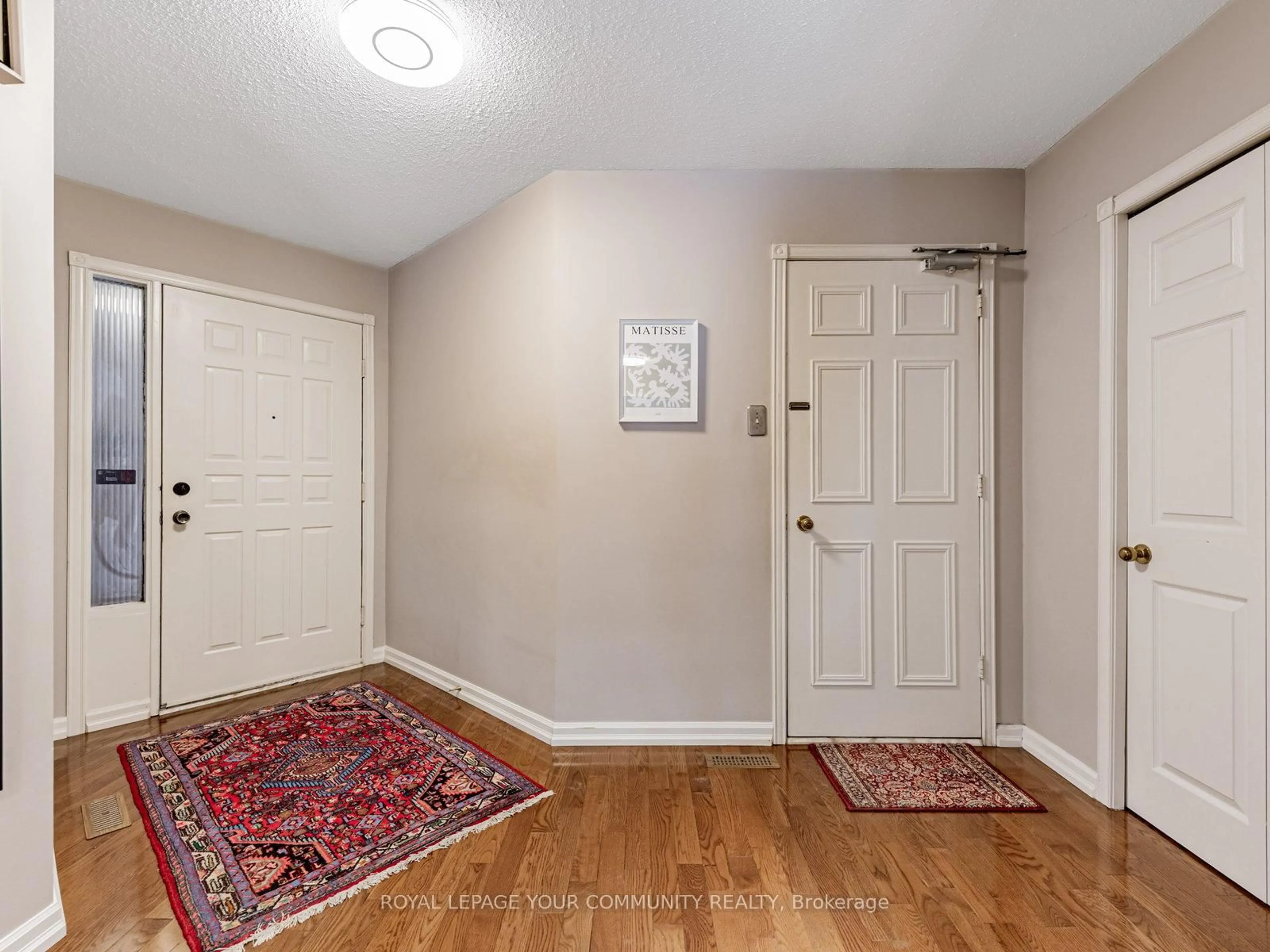 Indoor entryway for 46 Peter Andrew Cres, Vaughan Ontario L4J 2V5