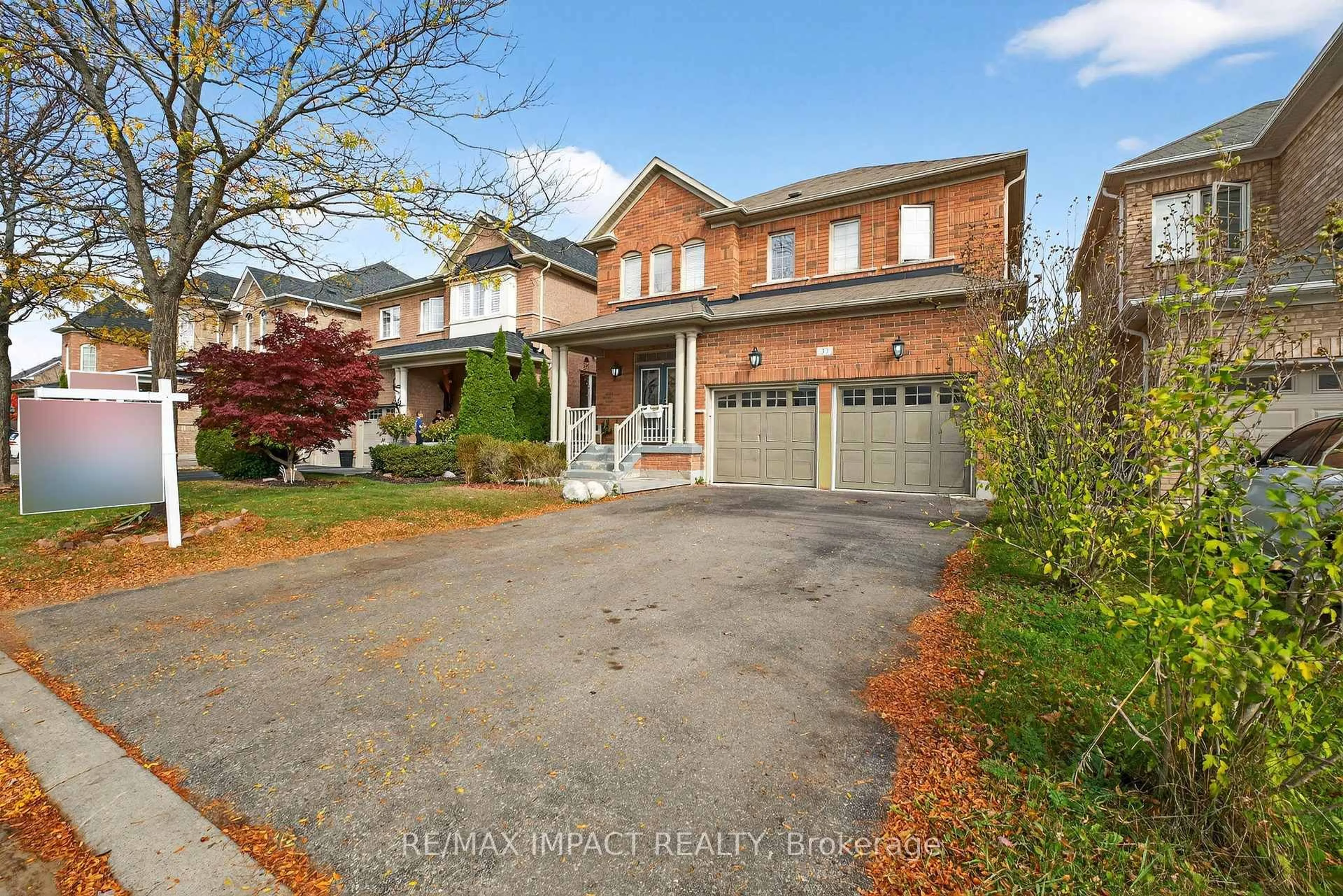 Home with brick exterior material, street for 37 Braith Cres, Whitchurch-Stouffville Ontario L4A 0B9