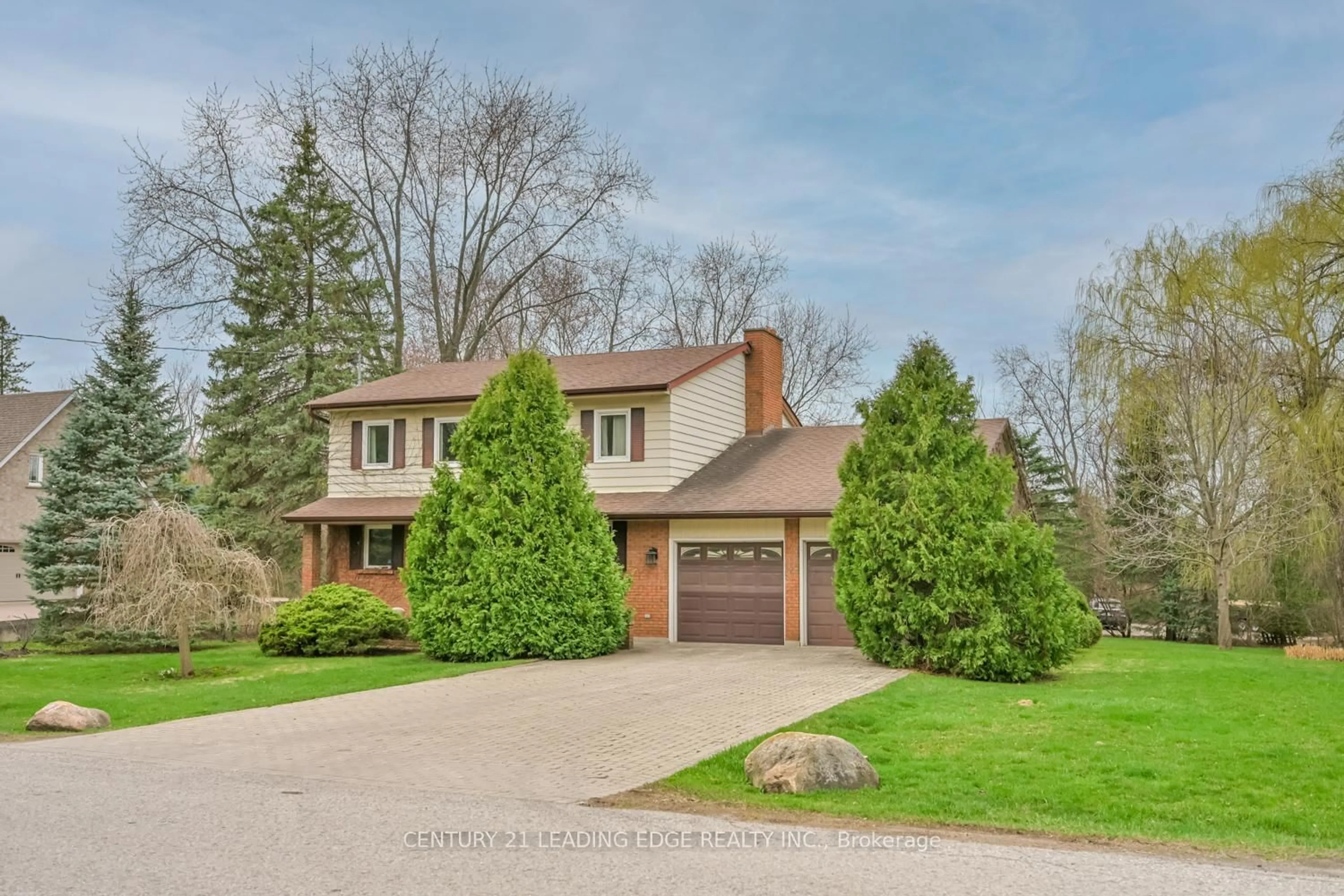 Home with brick exterior material, street for 2 Mill Race Crt, Markham Ontario L3P 3J3
