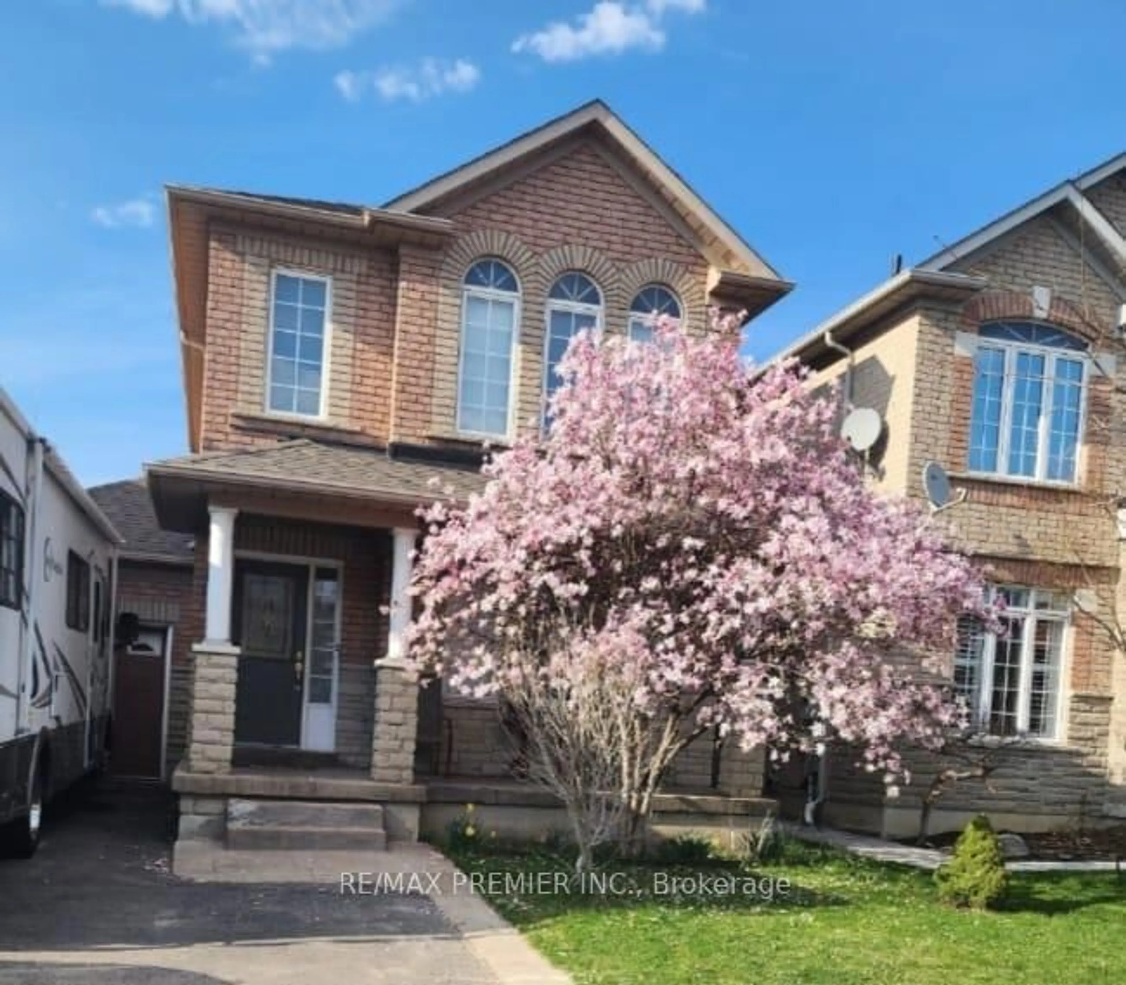 Home with brick exterior material, street for 38 Osprey Dr, Vaughan Ontario L4H 2G7