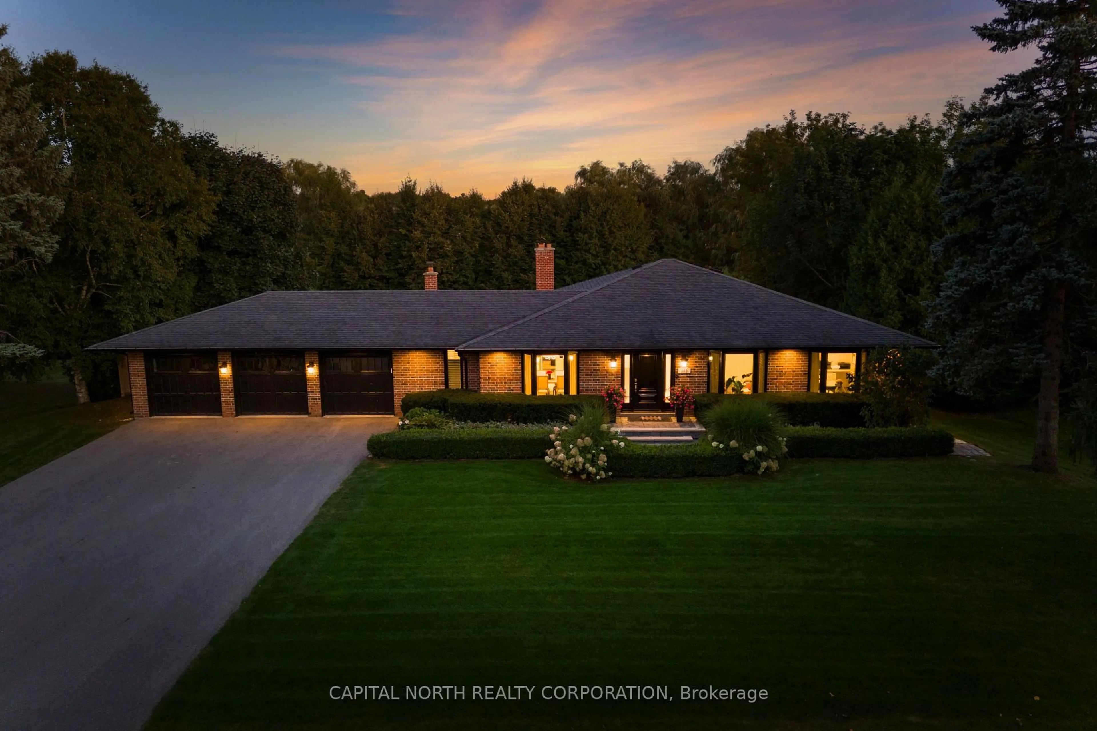 A pic from outside/outdoor area/front of a property/back of a property/a pic from drone, street for 360 Warren Rd, King Ontario L7B 1C4