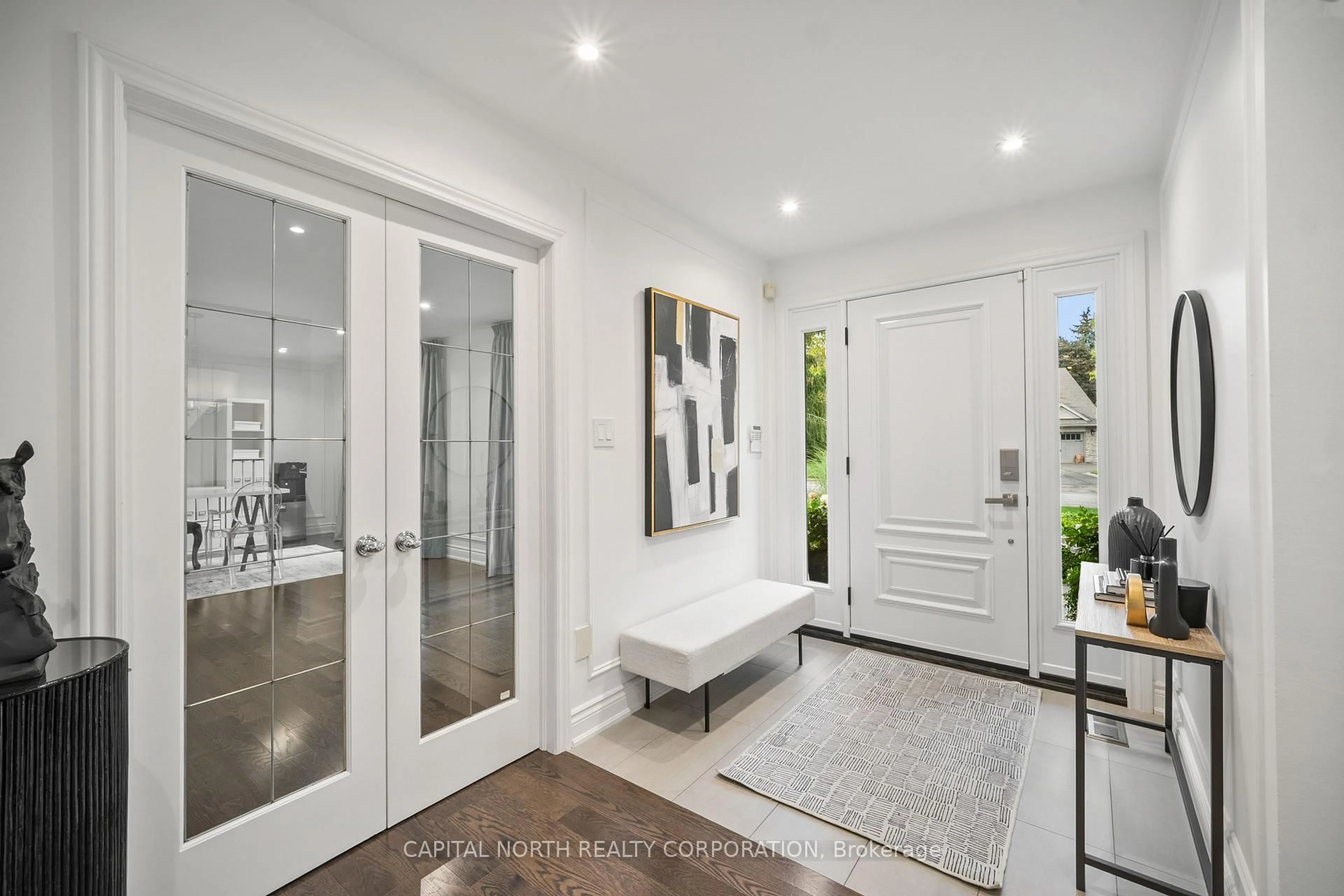 Indoor entryway for 360 Warren Rd, King Ontario L7B 1C4