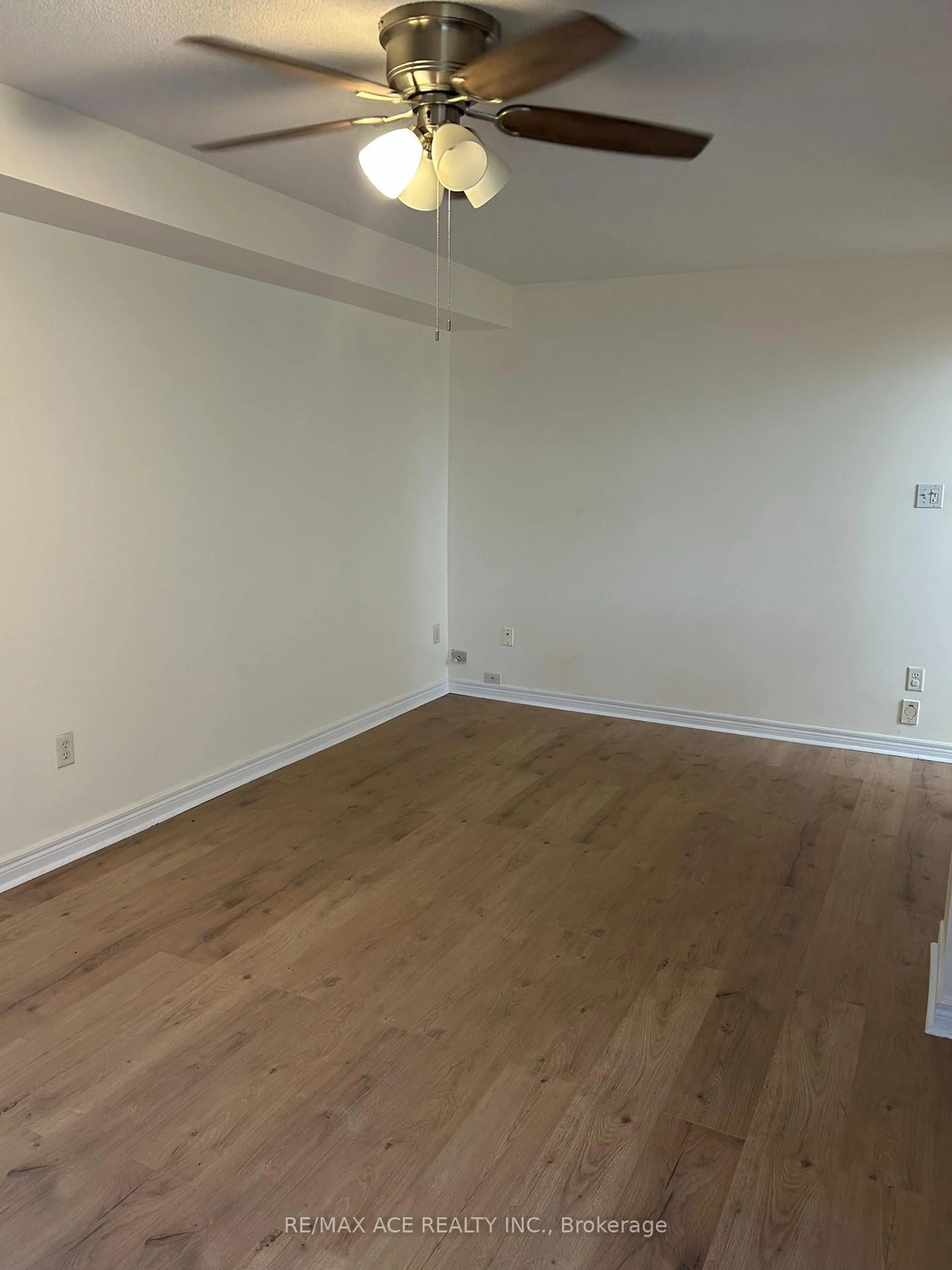 A pic of a room for 104 Long Point Dr, Richmond Hill Ontario L4E 3Z7