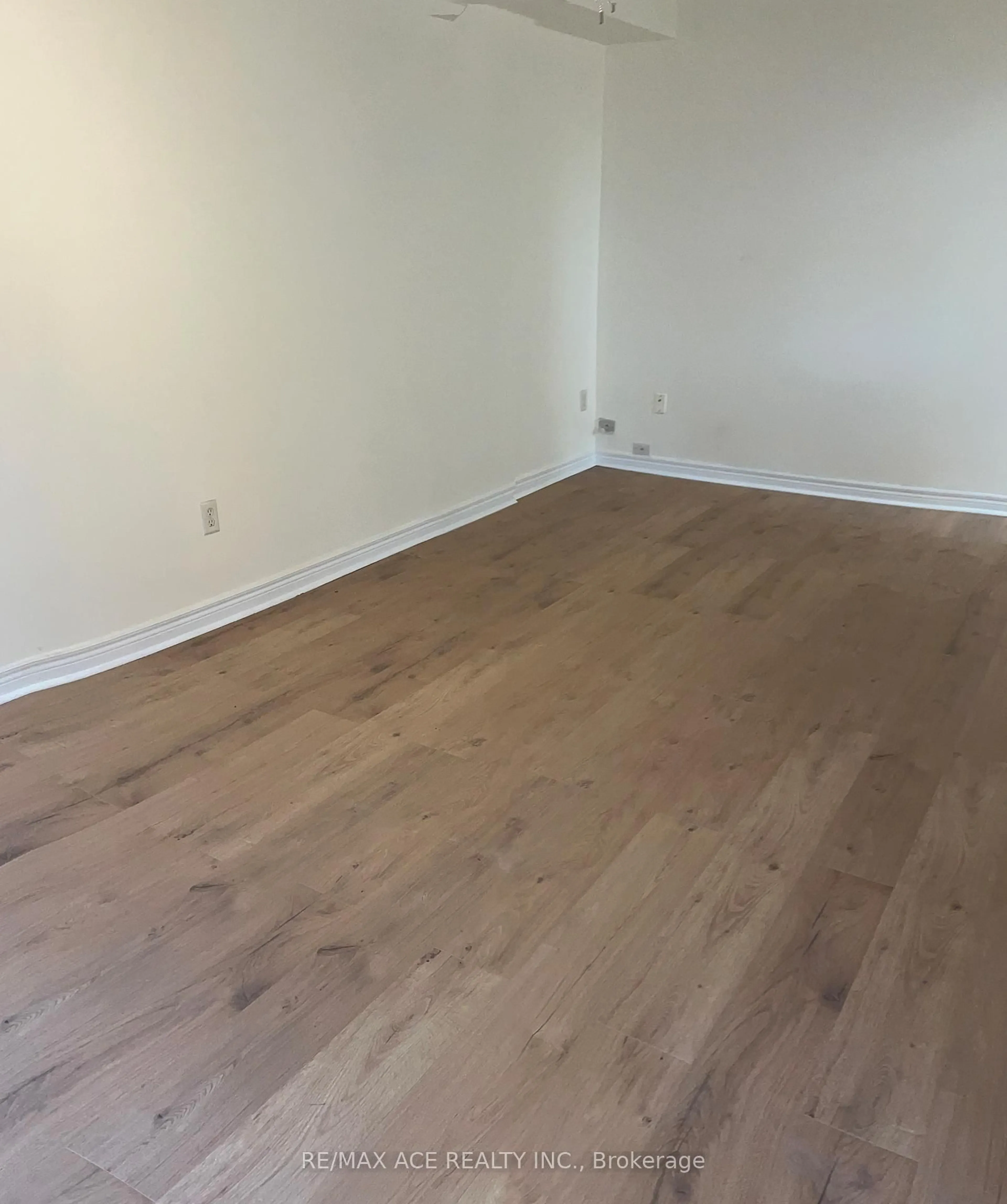 A pic of a room for 104 Long Point Dr, Richmond Hill Ontario L4E 3Z7