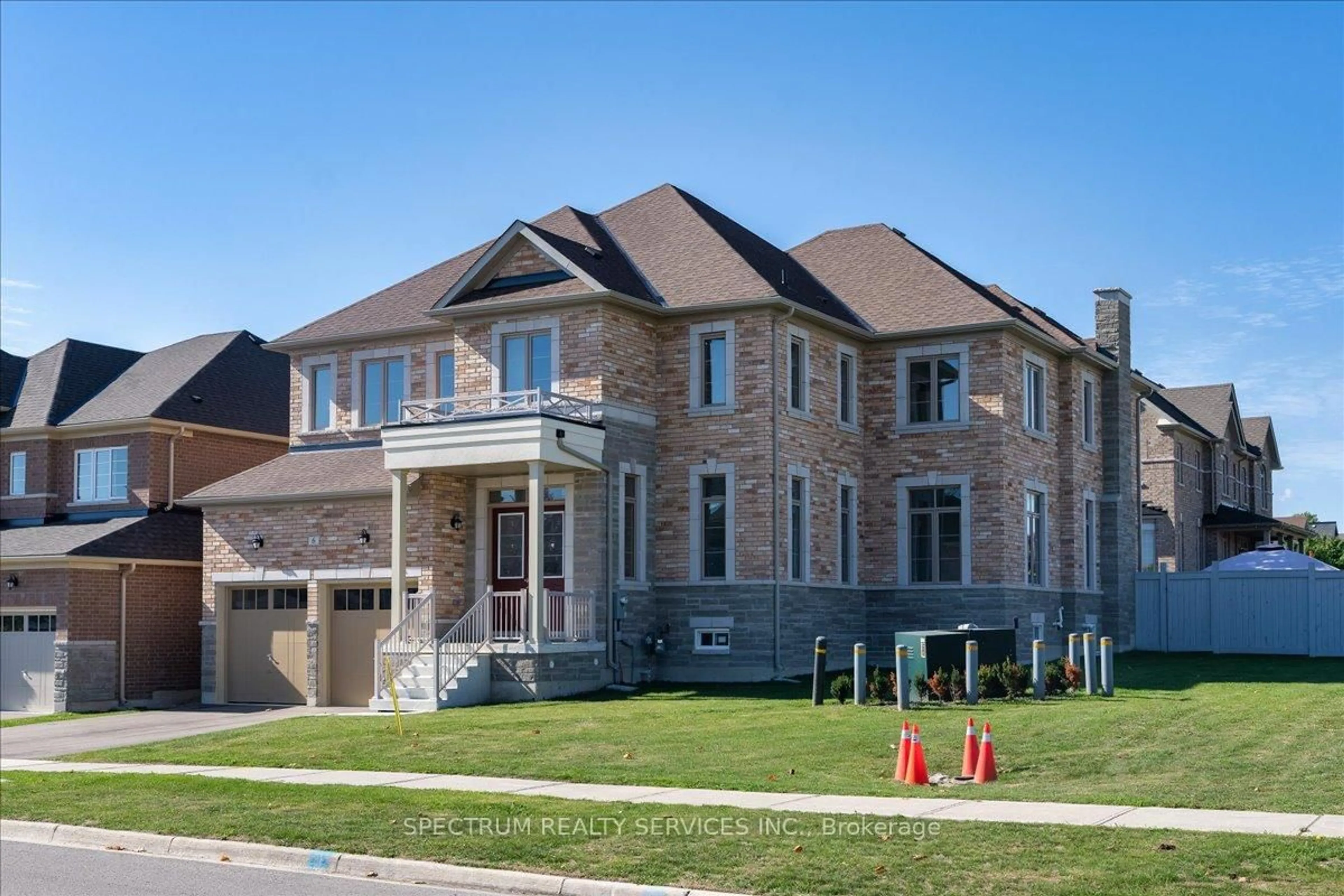 Home with brick exterior material, unknown for 6 Barrow Ave, Bradford West Gwillimbury Ontario L3Z 0W1