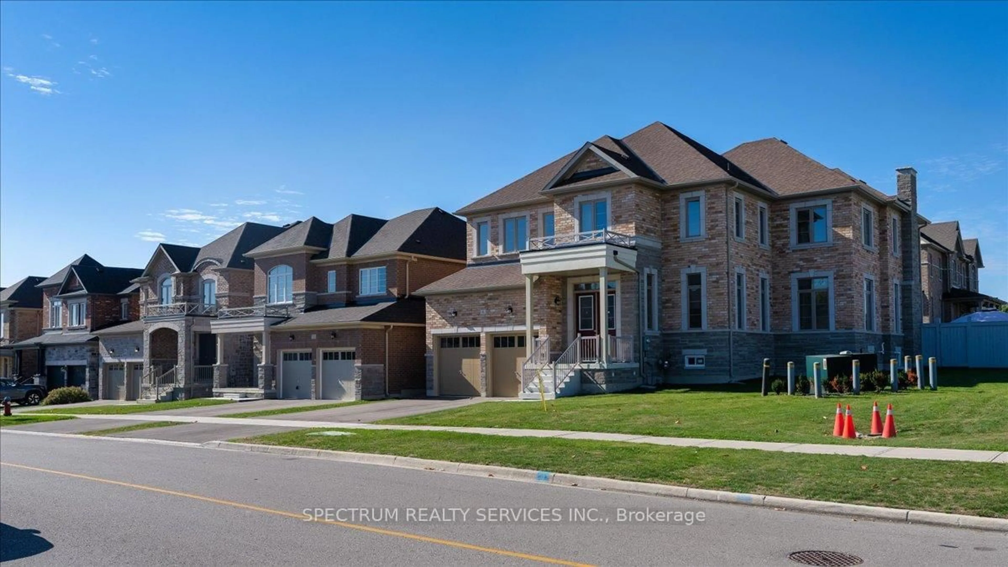 Home with brick exterior material, street for 6 Barrow Ave, Bradford West Gwillimbury Ontario L3Z 0W1