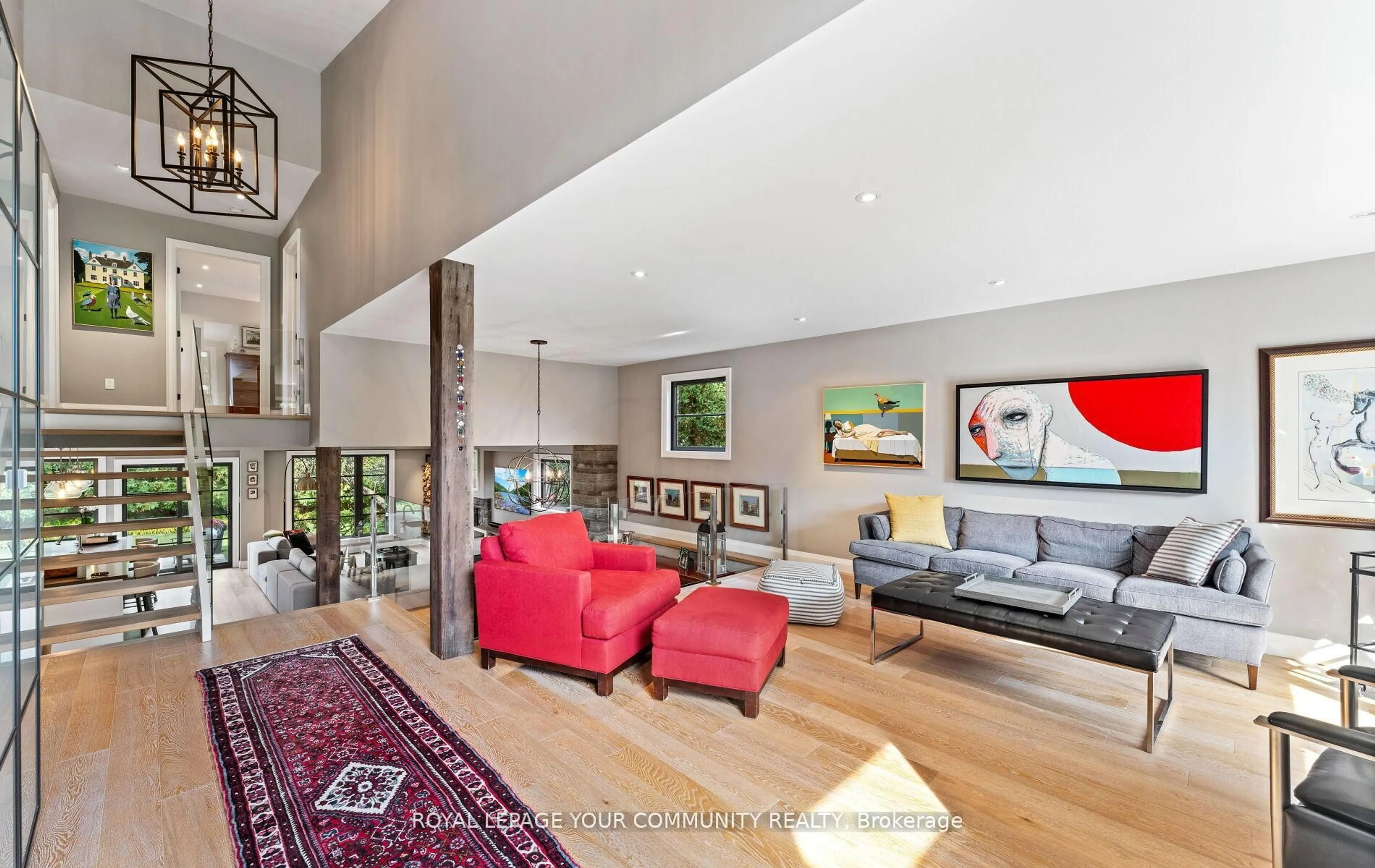 Living room with furniture, unknown for 12 Glenview Dr, Aurora Ontario L4G 2G8