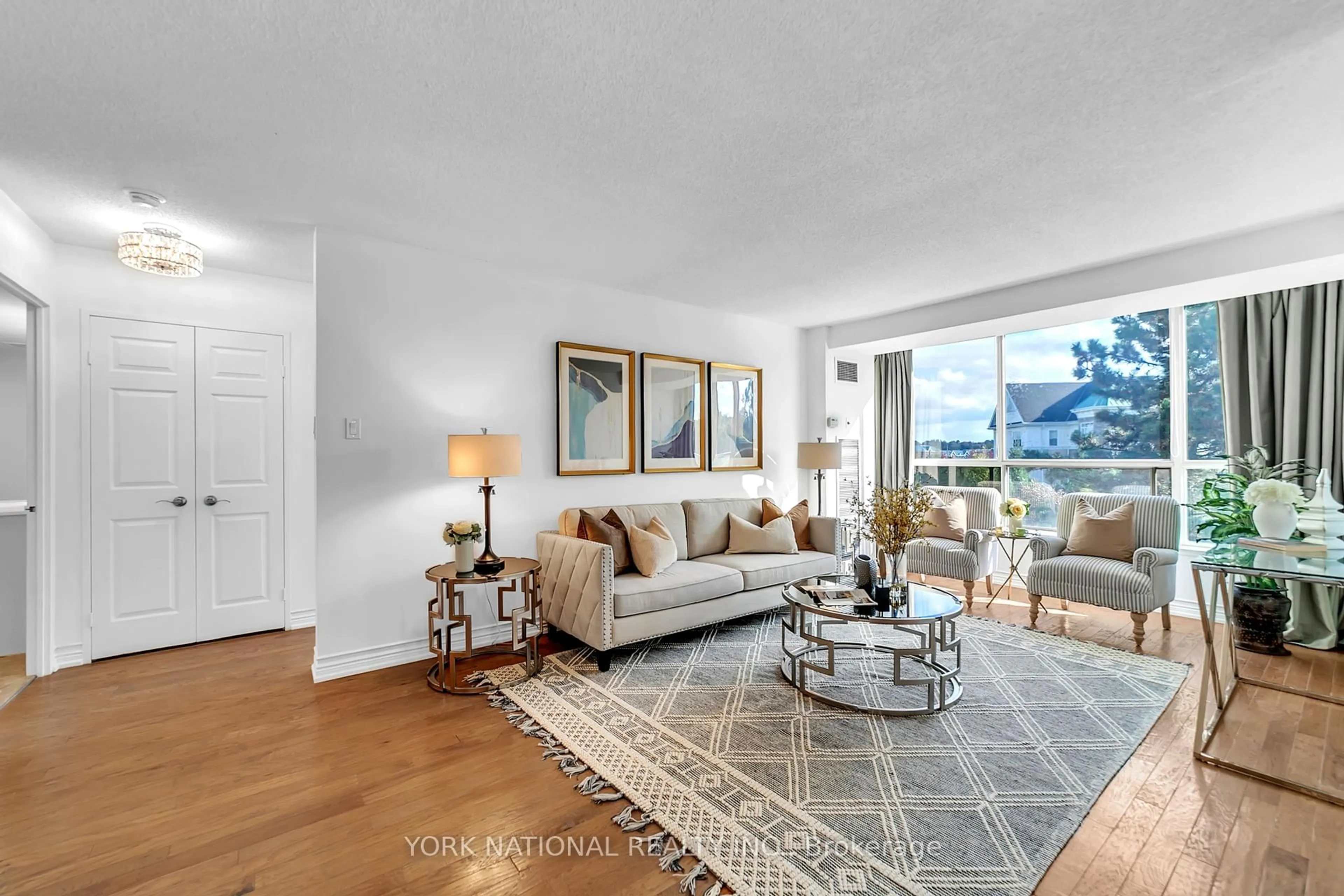 Living room with furniture, unknown for 14924 Yonge St #408, Aurora Ontario L4G 6H7
