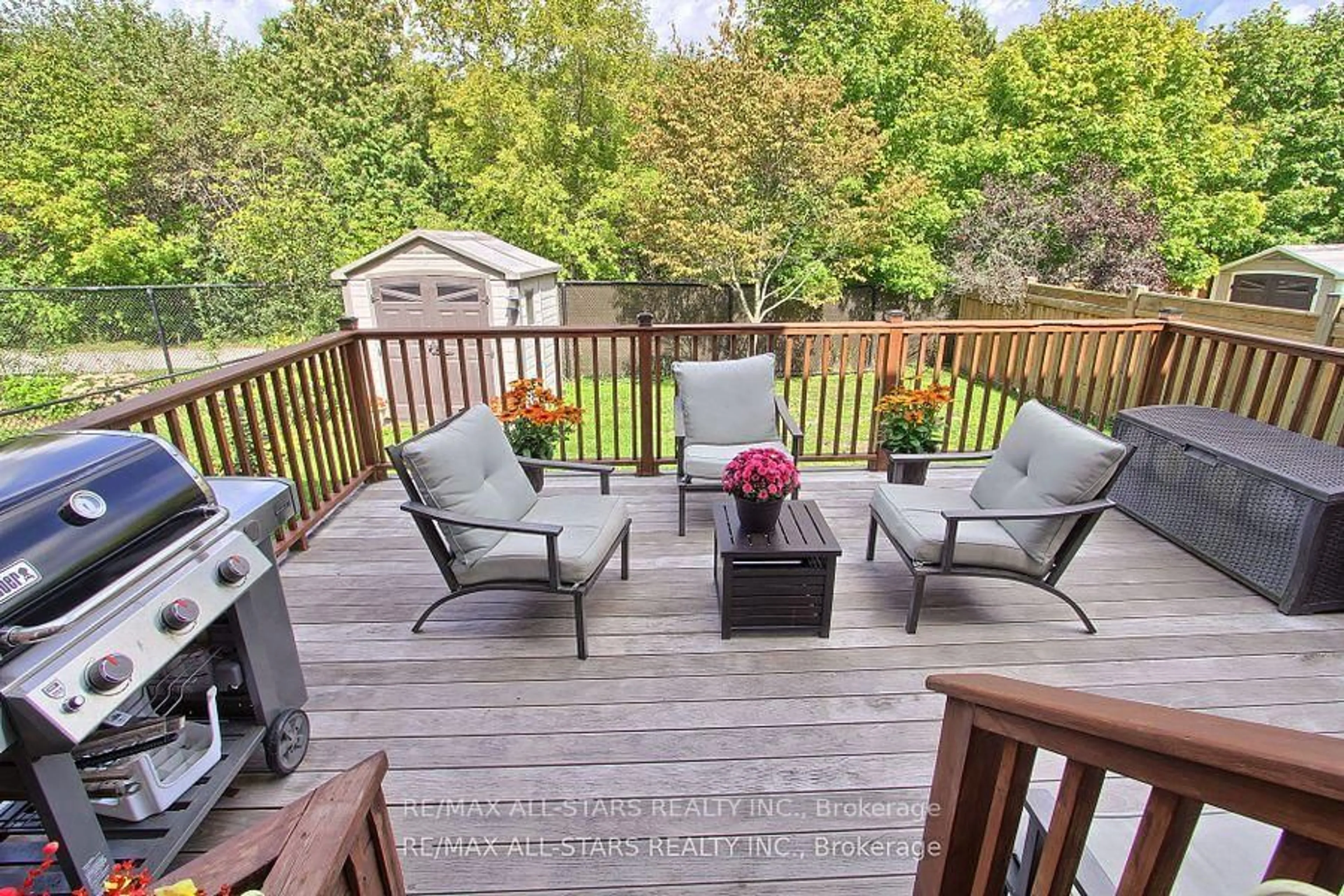 Patio, water/lake/river/ocean view for 16 James Ratcliff Ave, Whitchurch-Stouffville Ontario L4A 1P2