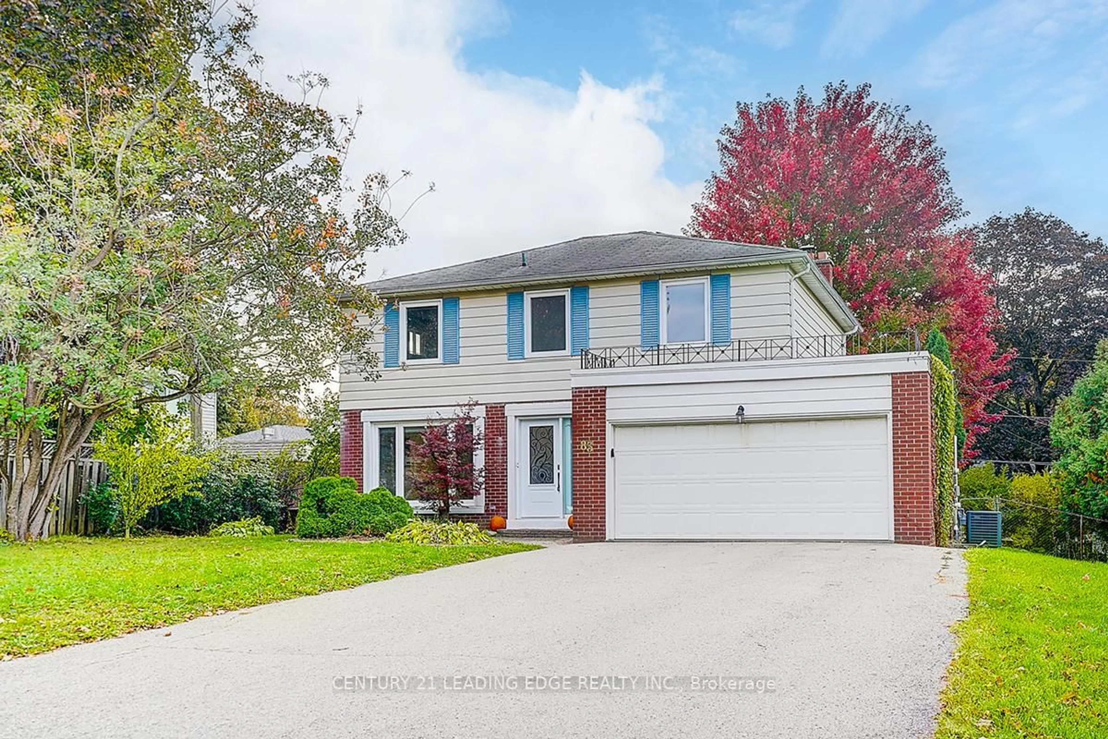 Home with vinyl exterior material, street for 83 Southdale Dr, Markham Ontario L3P 1K1