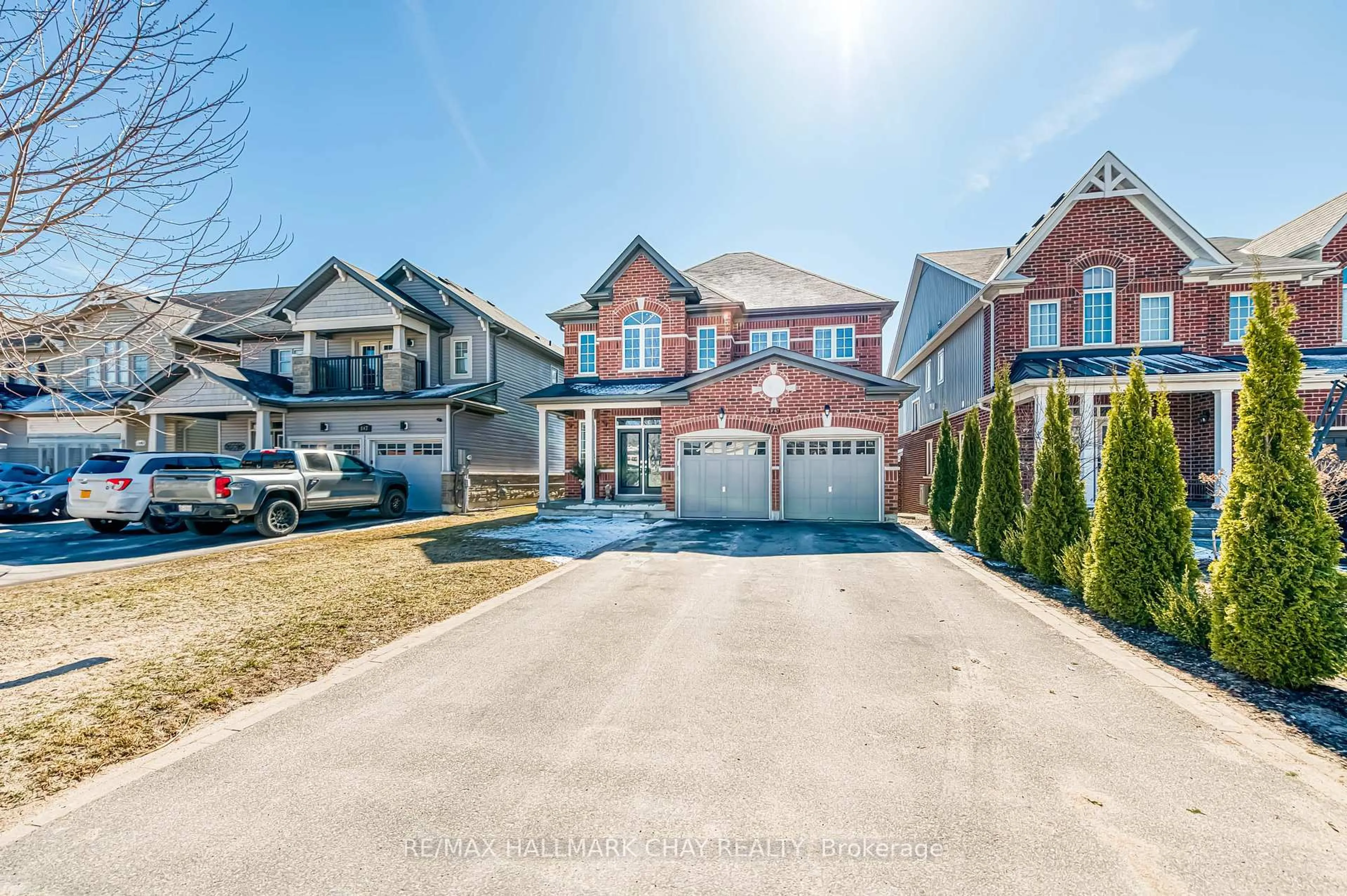 Home with brick exterior material, street for 149 Gold Park Gate, Essa Ontario L0M 1B4