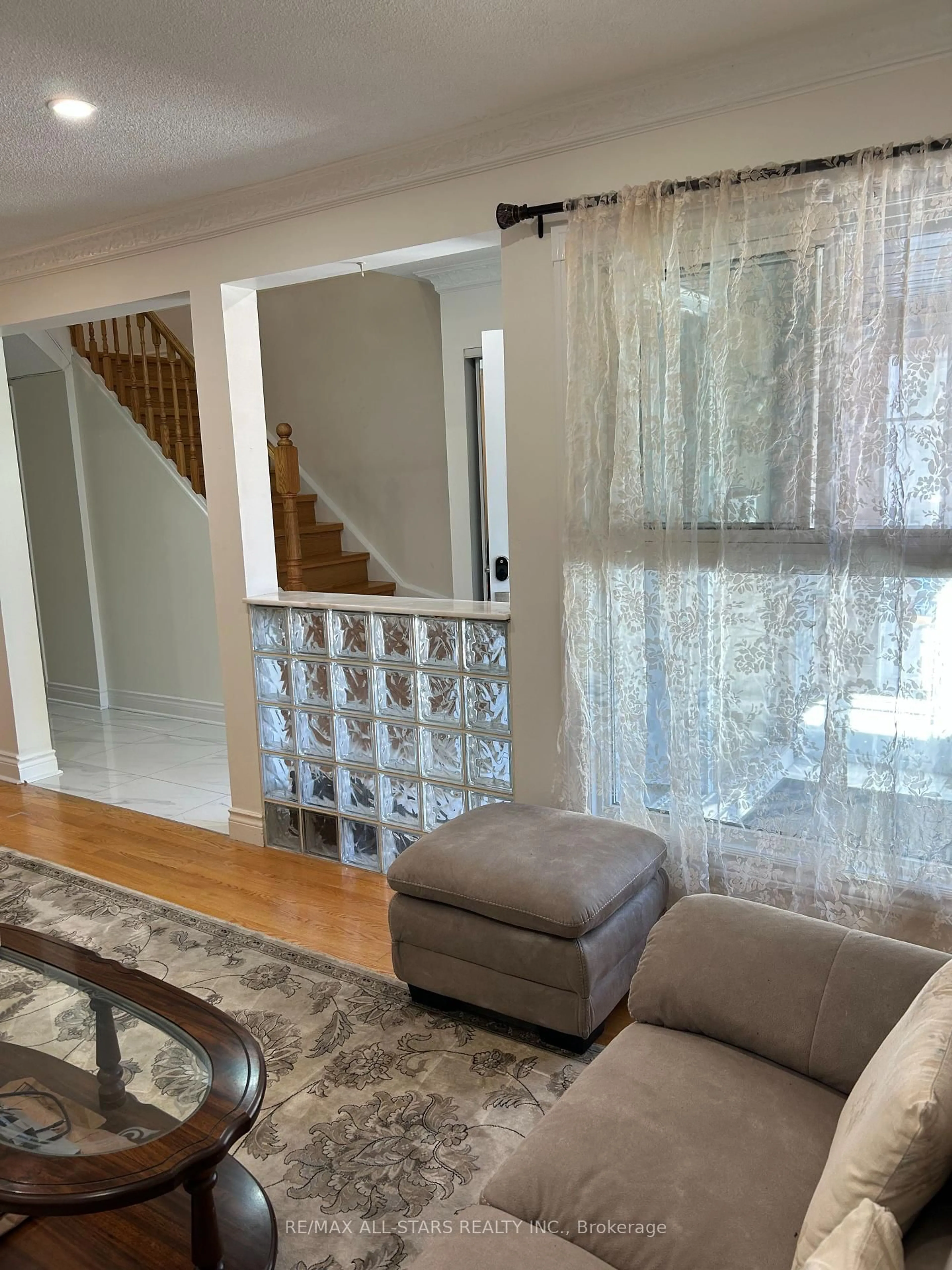 Living room with furniture, unknown for 277 Risebrough Crct, Markham Ontario L3R 3J3