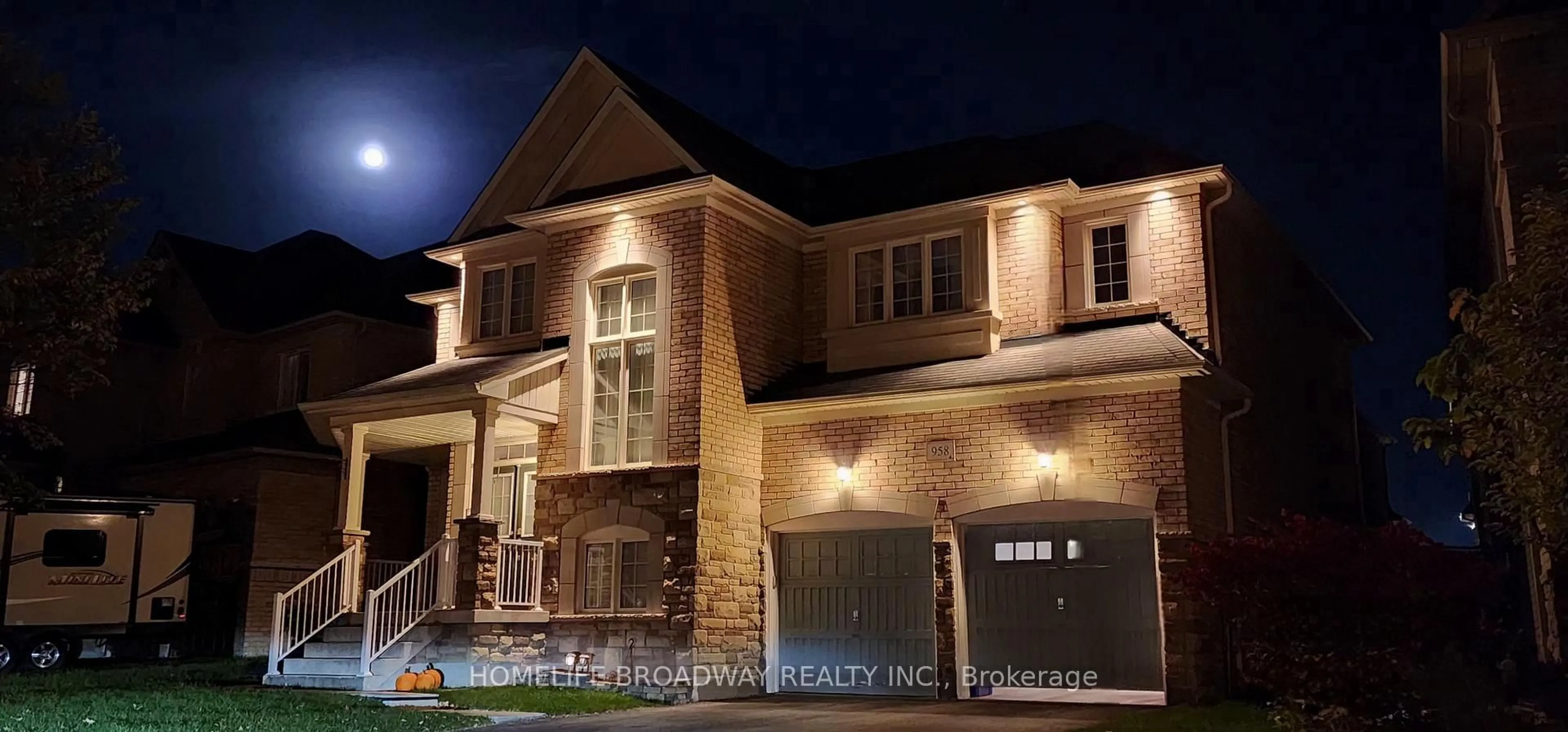 Home with brick exterior material, street for 958 Goring Circ, Newmarket Ontario L3X 0B5