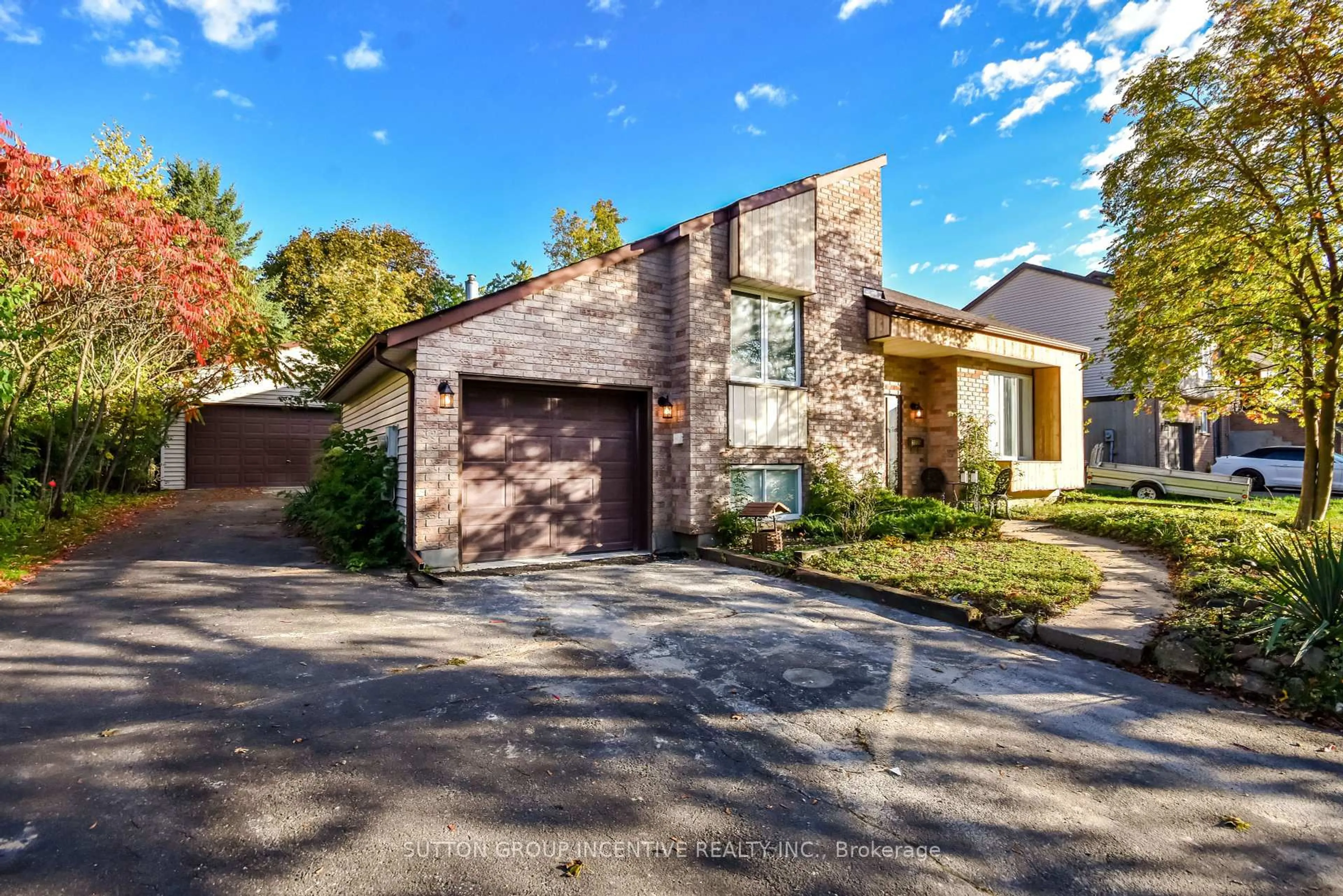 Home with brick exterior material, street for 2276 Scythes St, Innisfil Ontario L9S 1G8