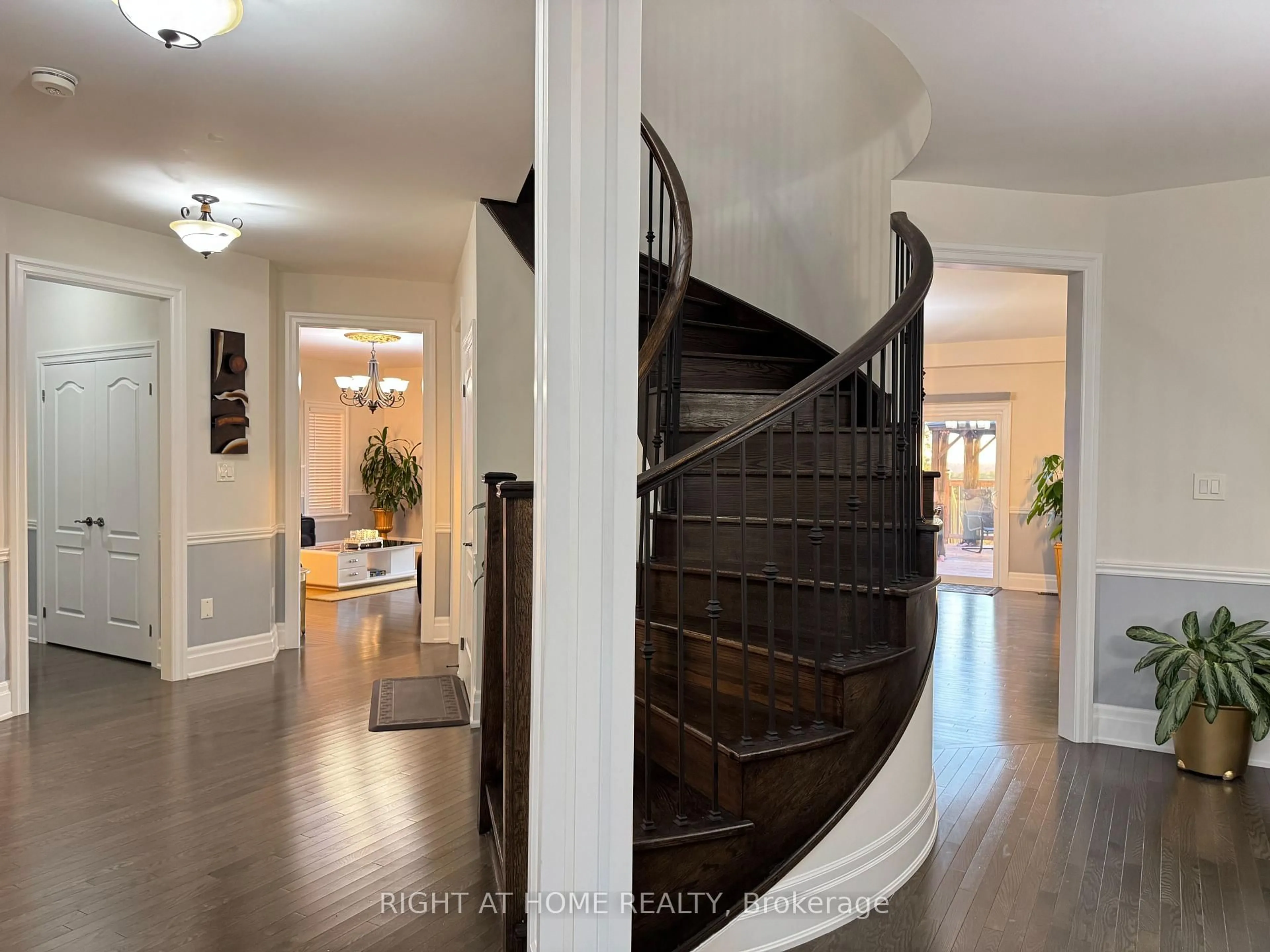 Unknown for 874 John St, Innisfil Ontario L0L 1K0