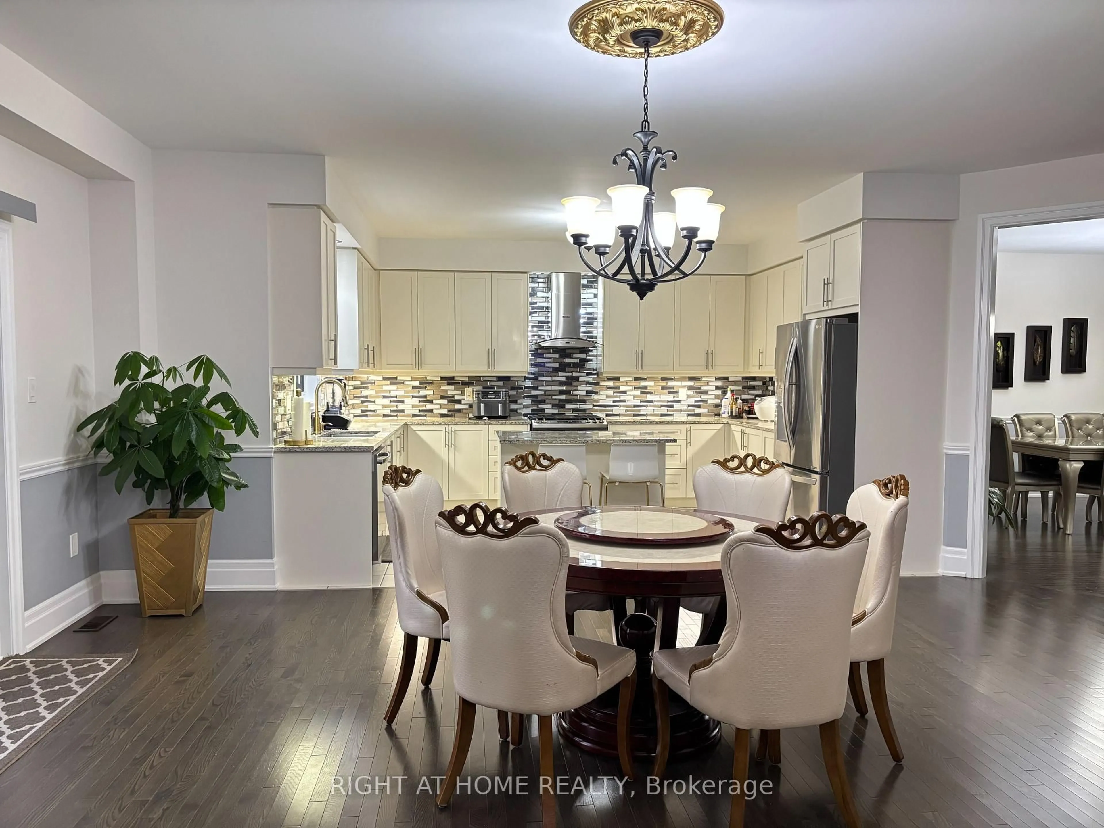 Dining room, wood/laminate floor for 874 John St, Innisfil Ontario L0L 1K0