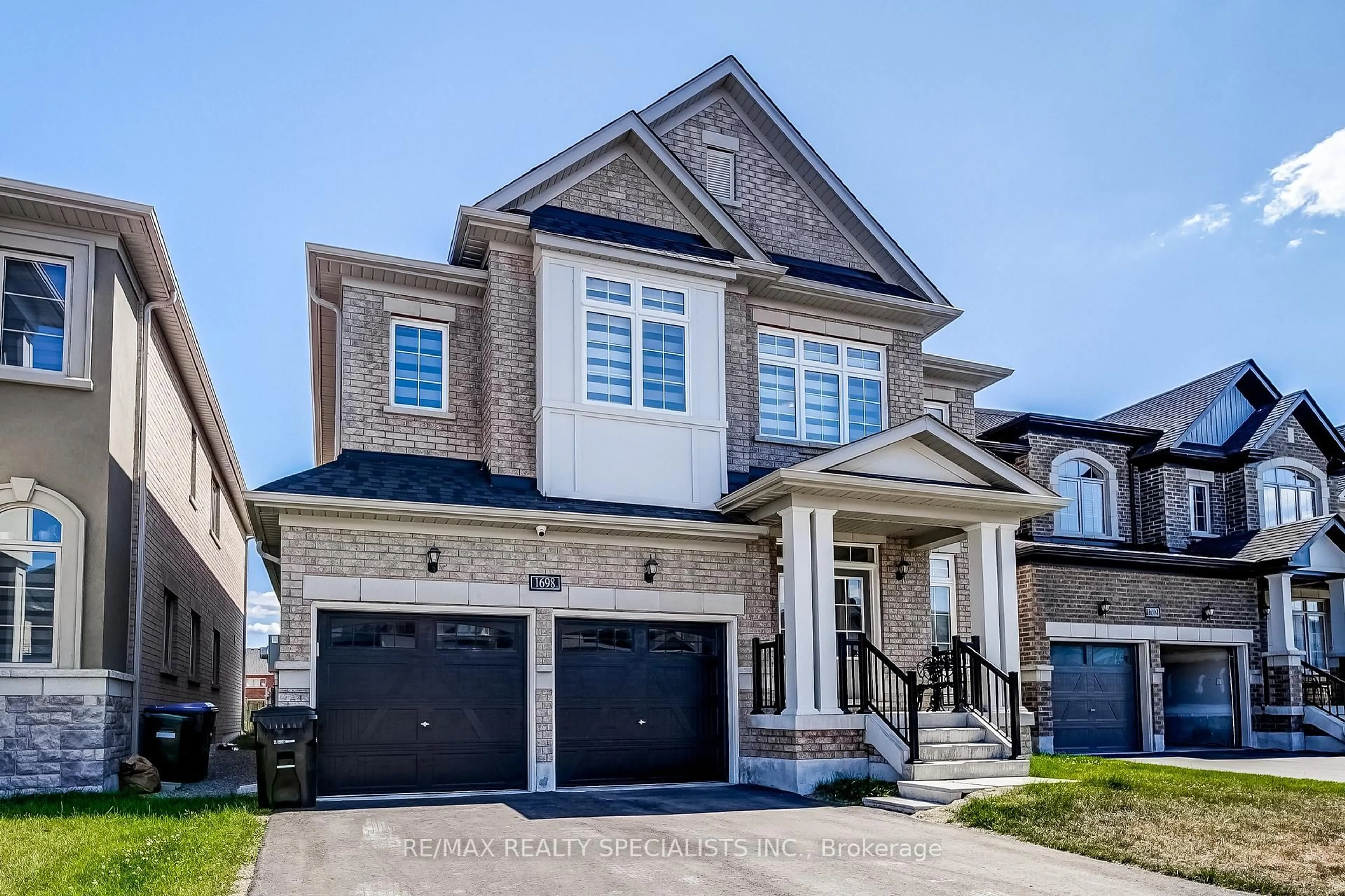 Home with brick exterior material, street for 1698 Corsal Crt, Innisfil Ontario L9S 0P9