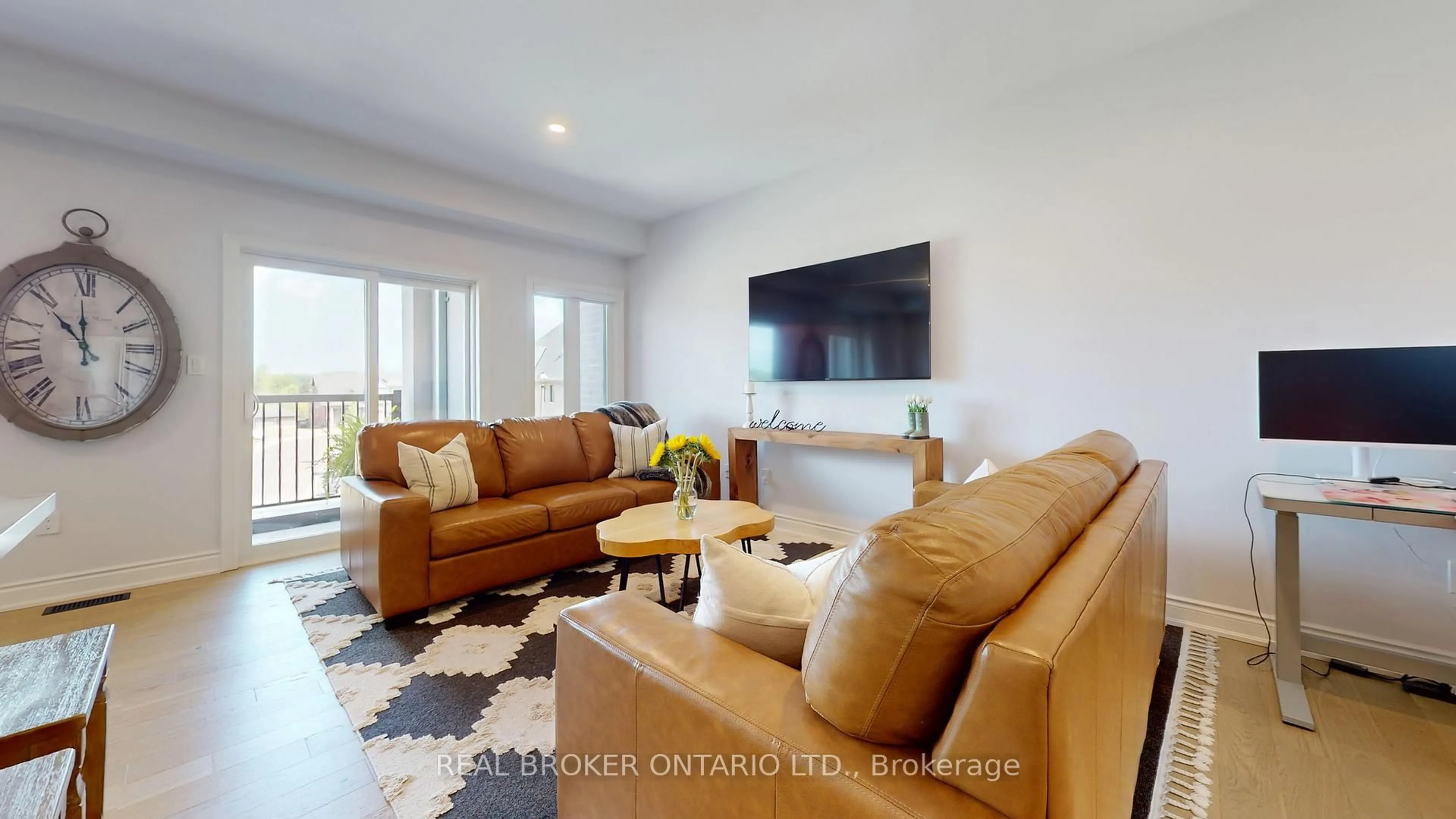 Living room with furniture, unknown for 2 Alan Williams Tr, Uxbridge Ontario L9P 0R5